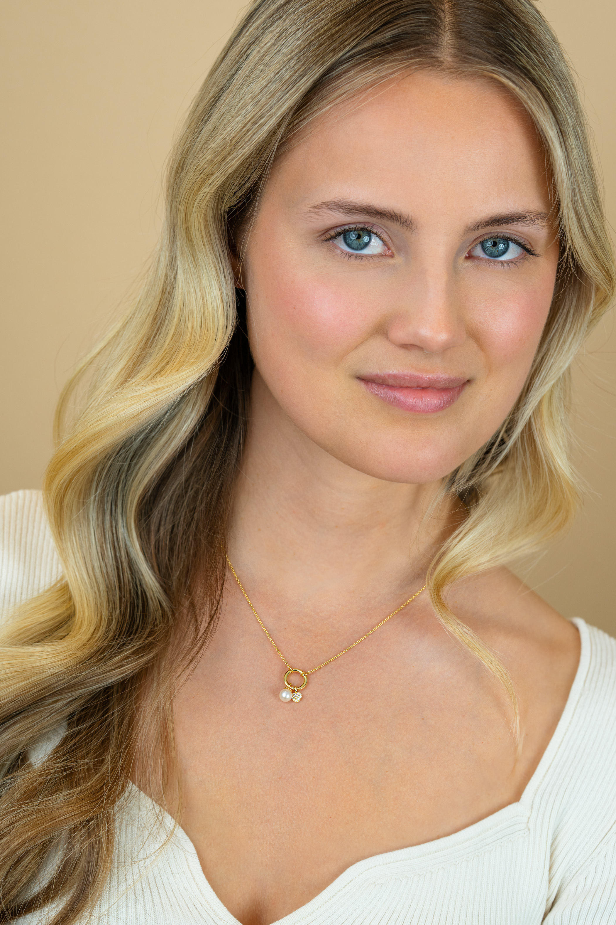 ZINZI zlv.coll.gg.verg.voorsluiting /2bedels parel/cz