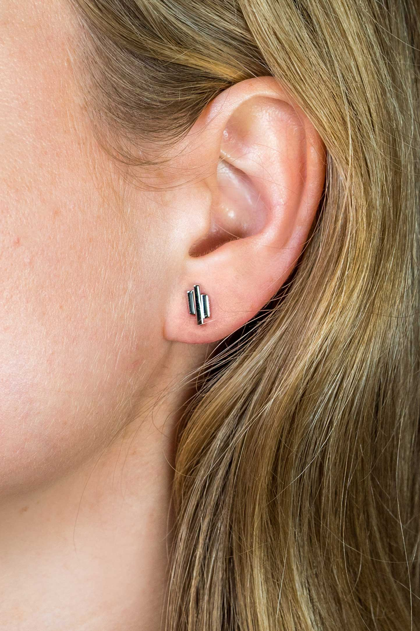 ZINZI silberne Ohrstecker Stäbchen Form glatt 9mm ZIO1586