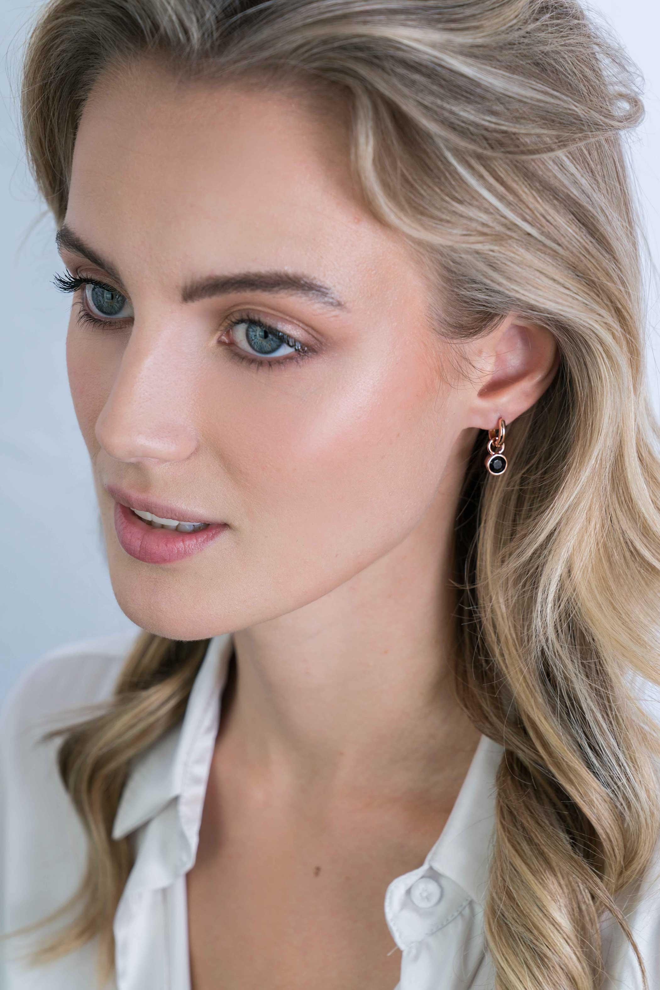 ZINZI silberne Ohrhänger rosé vergoldet 7mm rund schwarz ZICH1486N