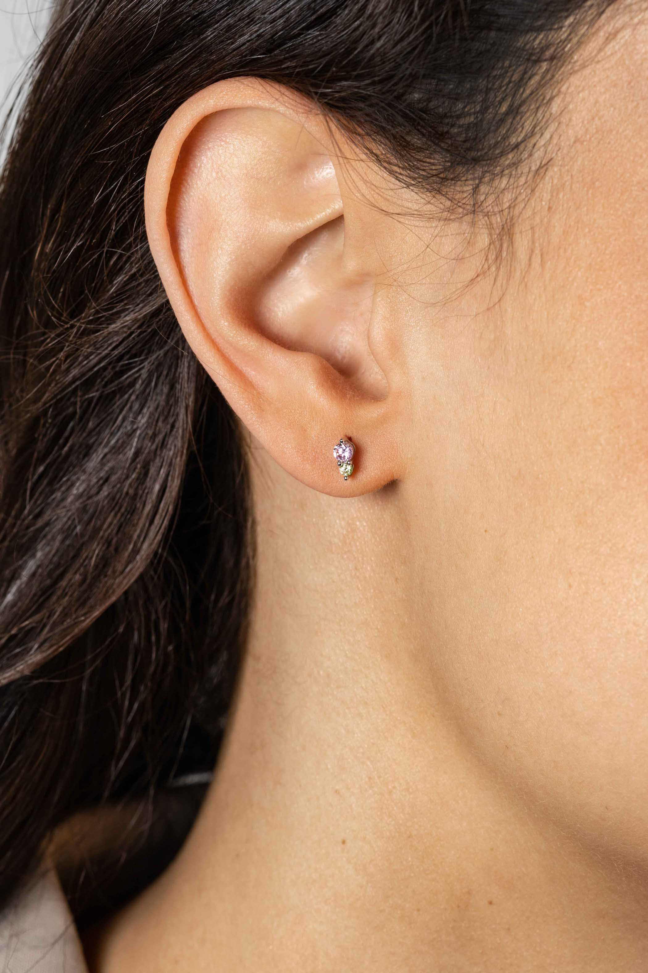 ZINZI zlv. oorknopjes met roze en gele zirc.