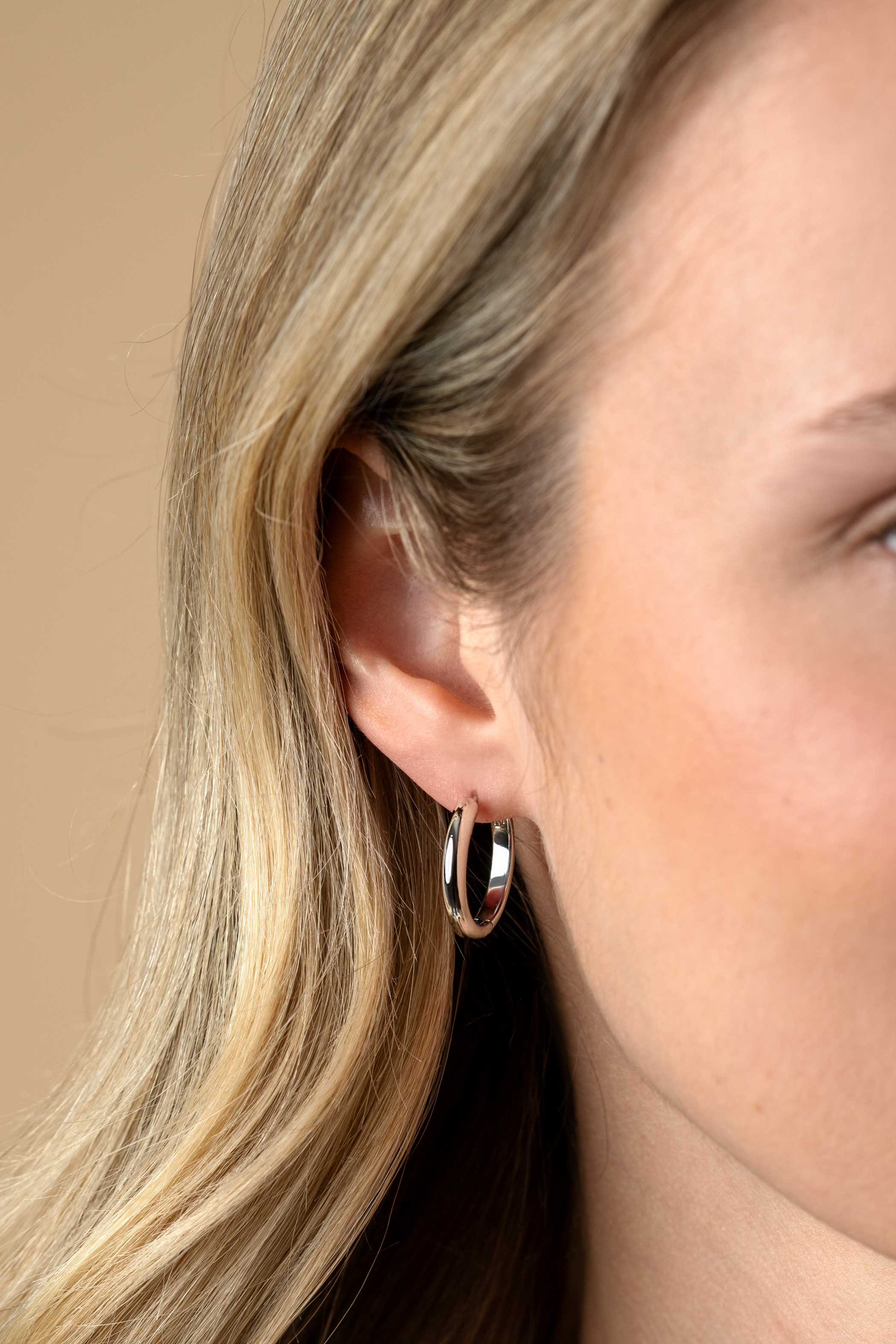 20mm ZINZI Silber Creolen mit runder Röhre 3mm mit Luxus-Schnappverschluss ZIO2602