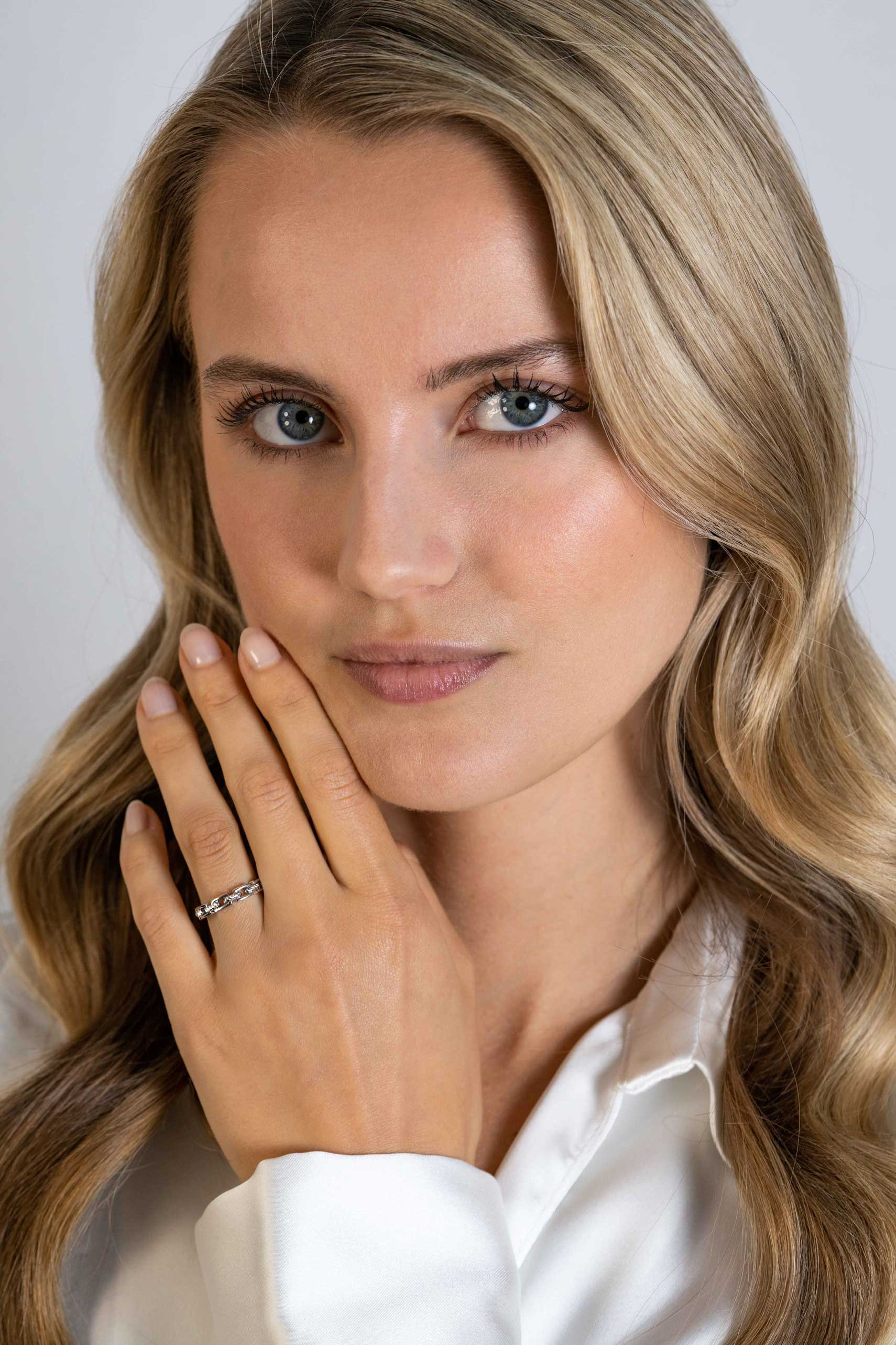 ZINZI zlv. ring open/gedraaide tussenschakels mt.50