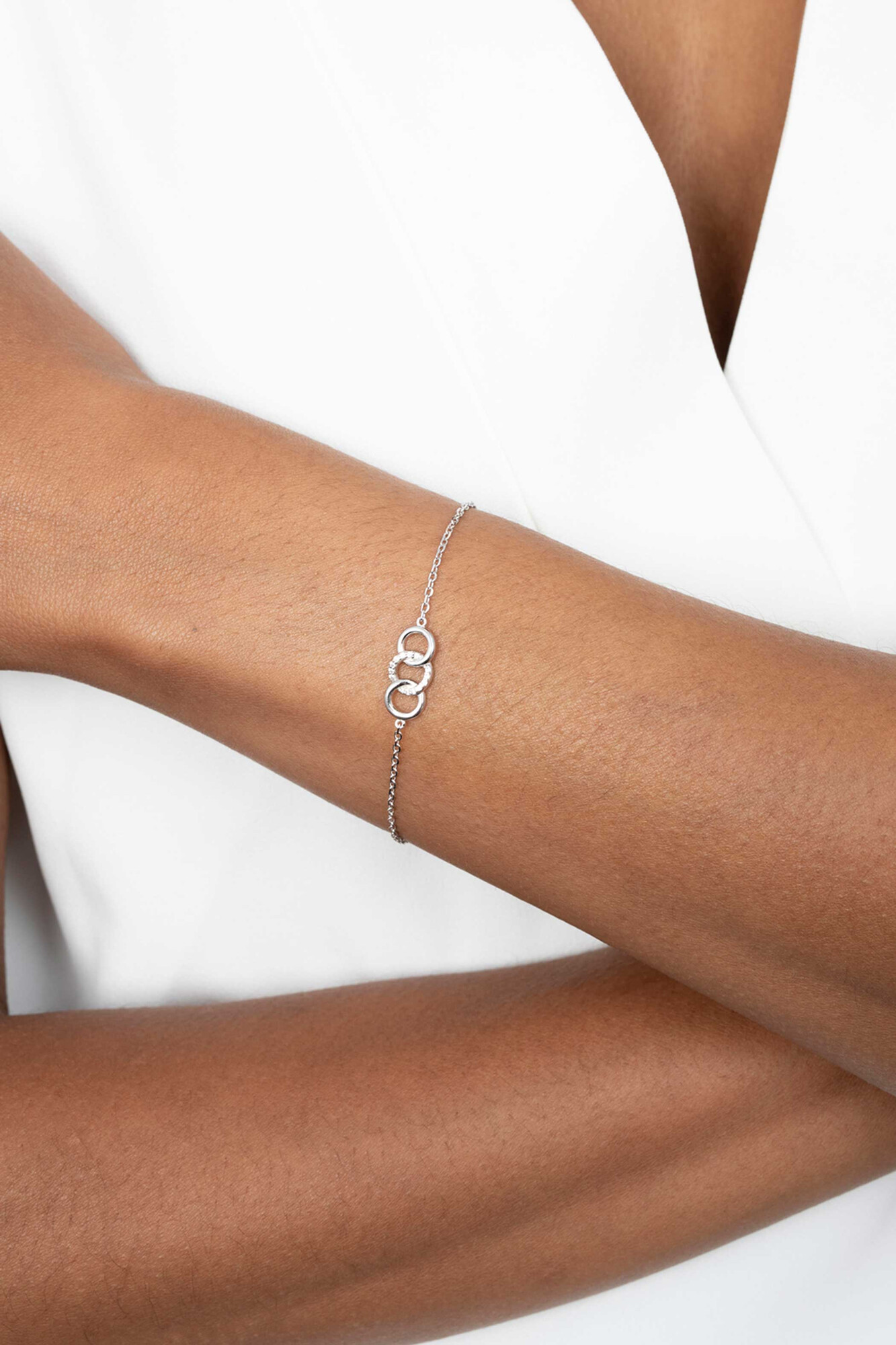 ZINZI silbernes Armband 3 offen Kreise verbunden  weiß ZIA2045