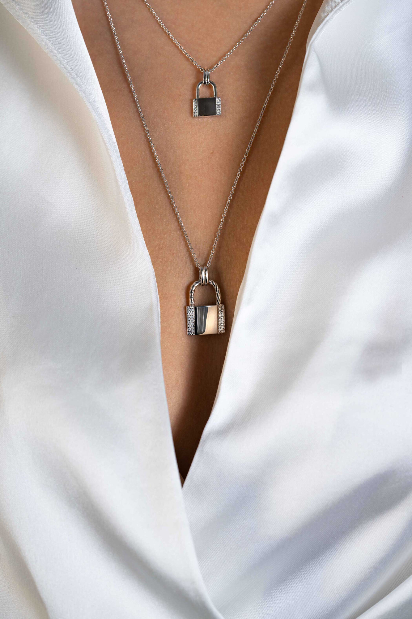 ZINZI zlv. hanger slot met zirconia's  groot