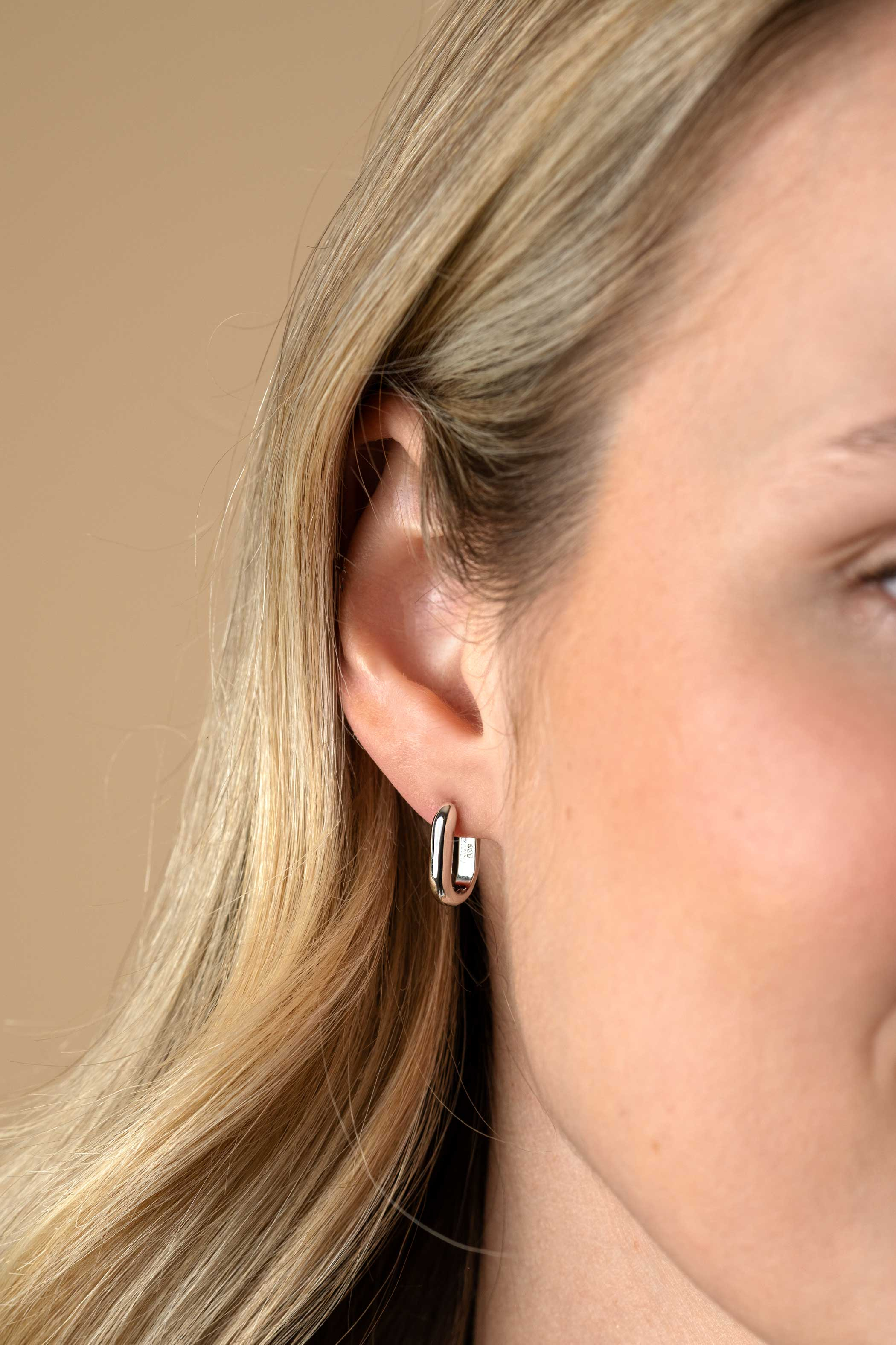 14,5mm ZINZI Silber Creolen in ovaler Form mit runder Röhre 3mm breit ZIO2603