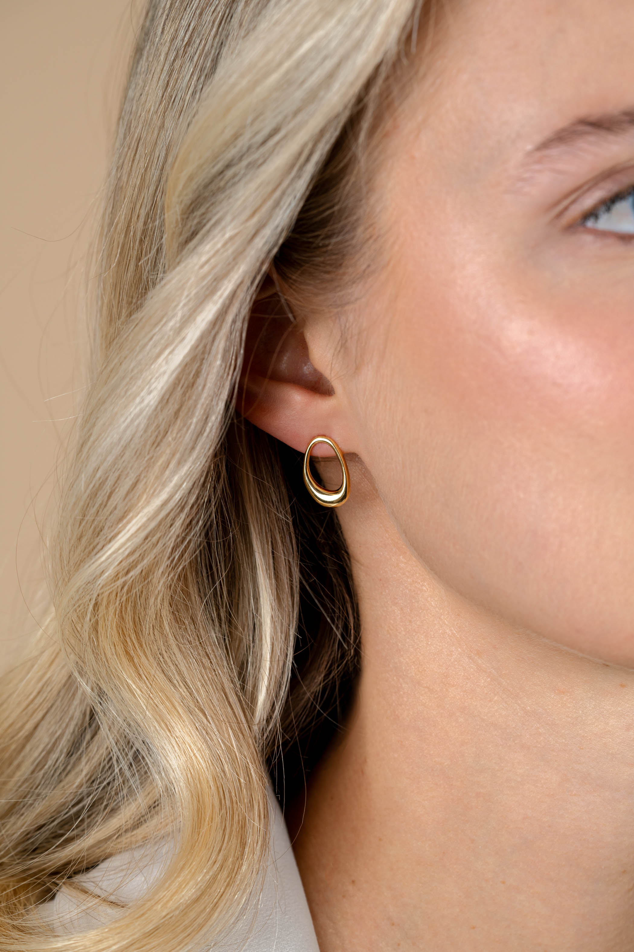 17mm ZINZI Vergoldete Silberne Ohrstecker, offen, rund, in organischer Form ZIO2670G