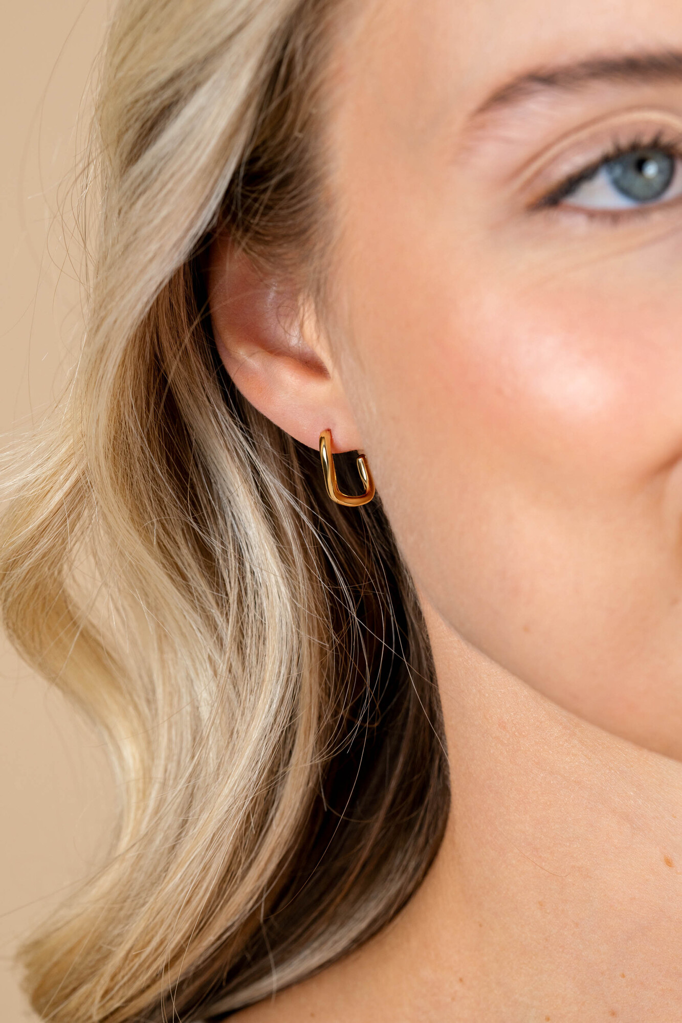 16mm ZINZI Vergoldete Silberne Glatte Ohrstecker, organisch geformt ZIO2656G