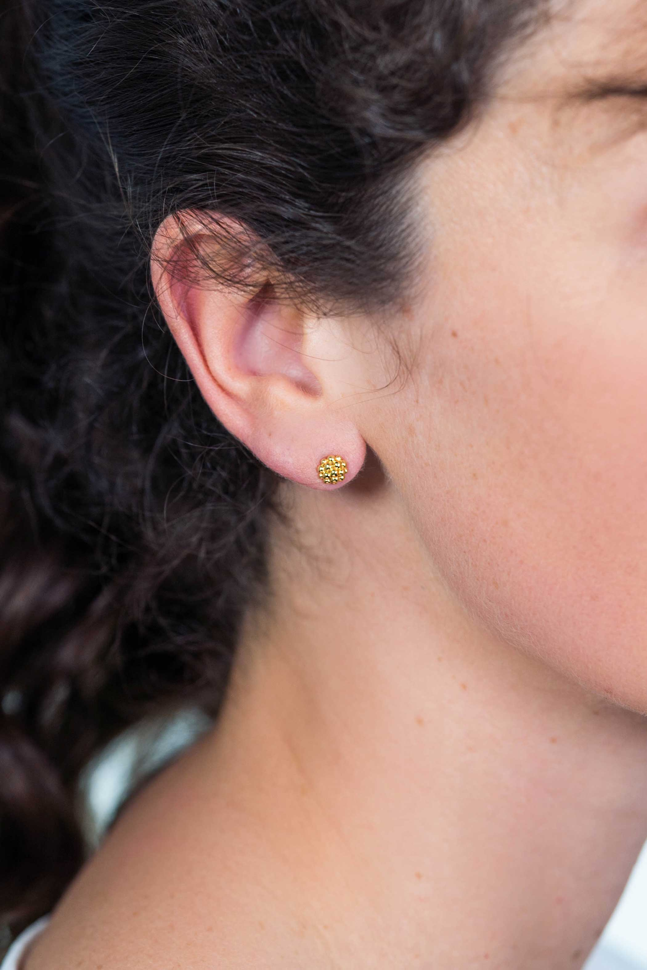 ZINZI silberne runde Ohrstecker gelbvergoldet 6mm Kugel ZIO1968G