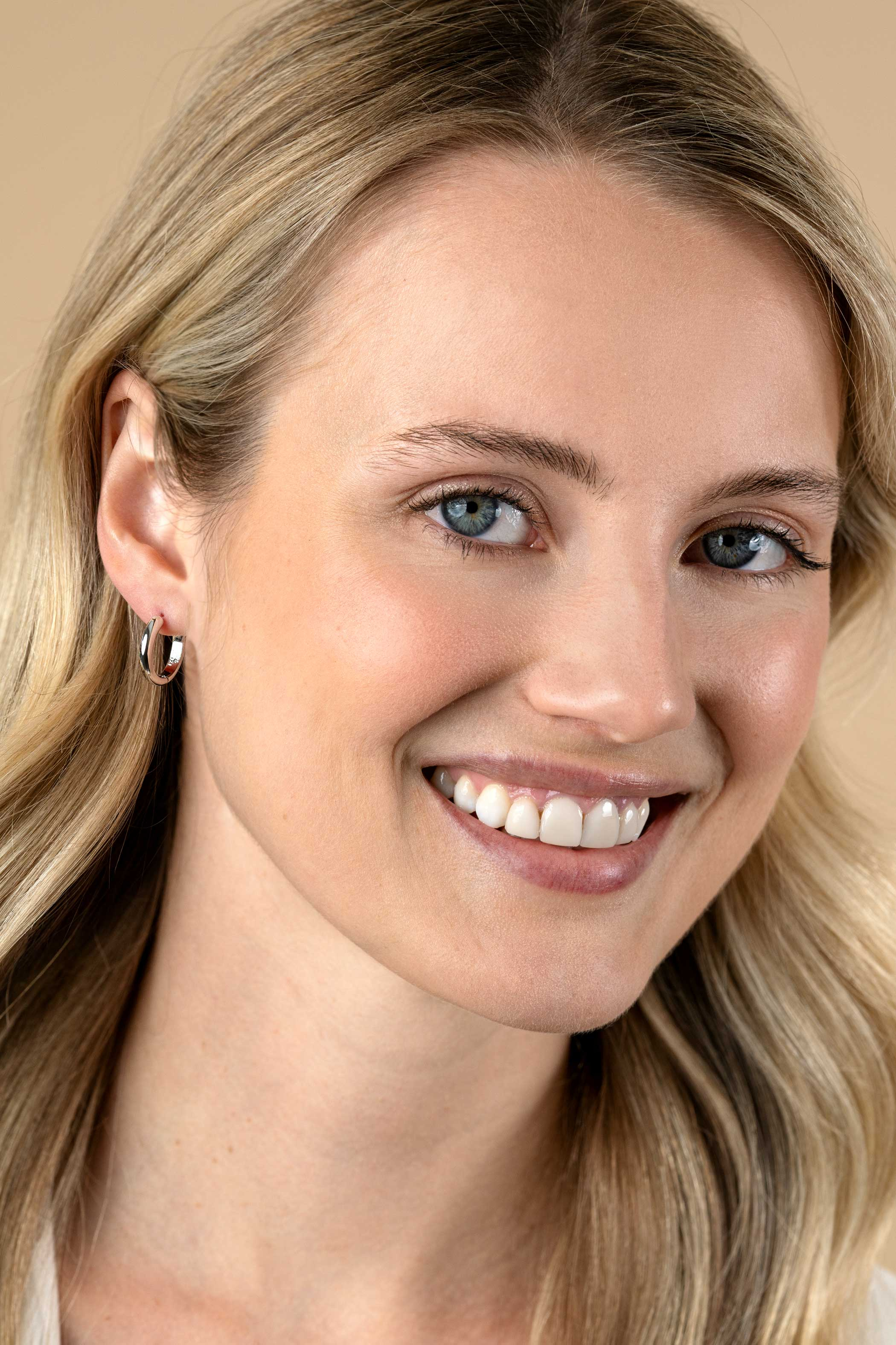 16mm ZINZI Silber Creolen mit runder Röhre 3mm mit Luxus-Schnappverschluss ZIO2601