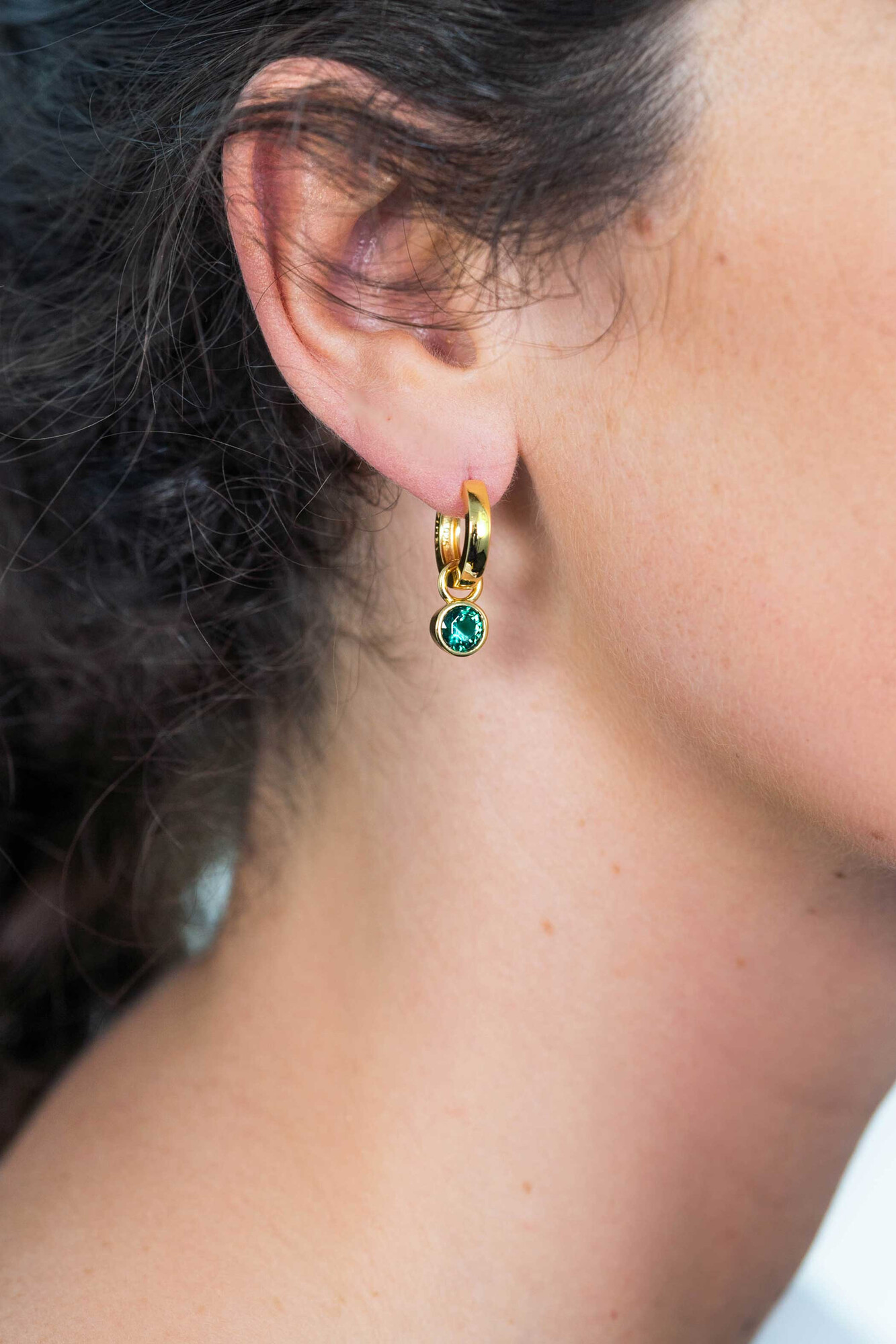 ZINZI silberne Ohrhänger gelbvergoldet 7mm rund grün ZICH1486GG