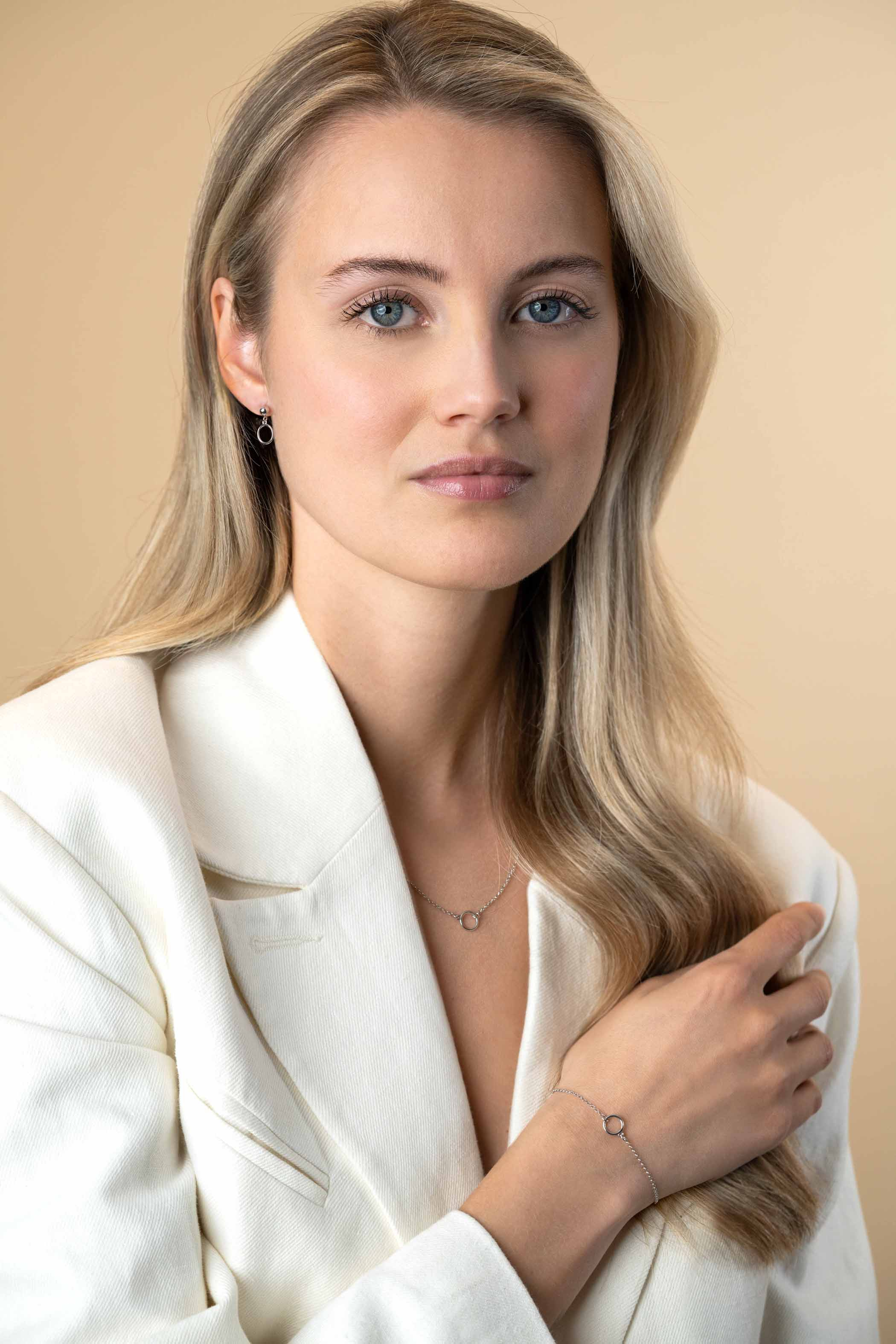 ZINZI zlv. oorsteker met open rondje eraan