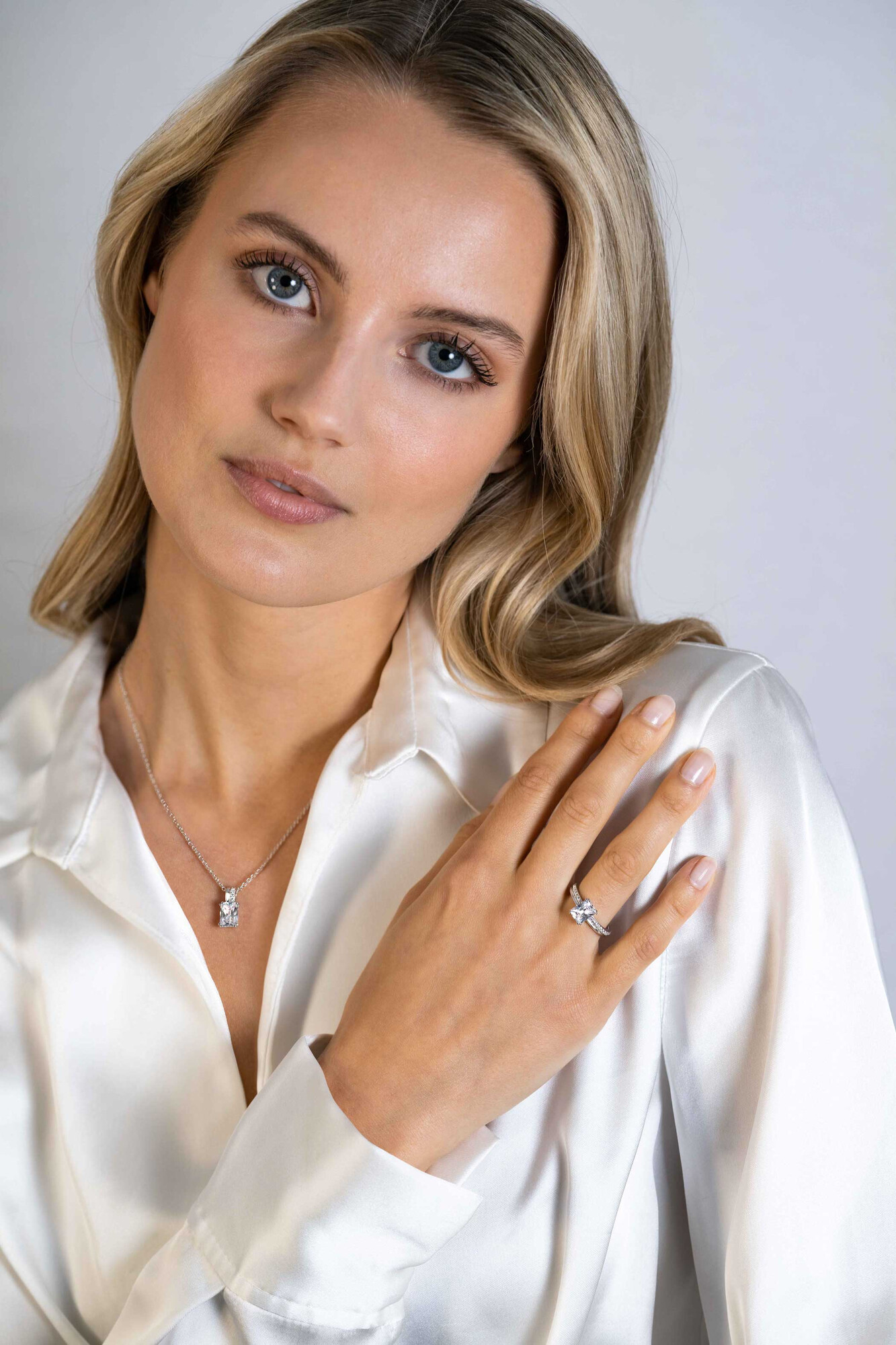 ZINZI zlv. hanger met rechthoek zirconia 14mm