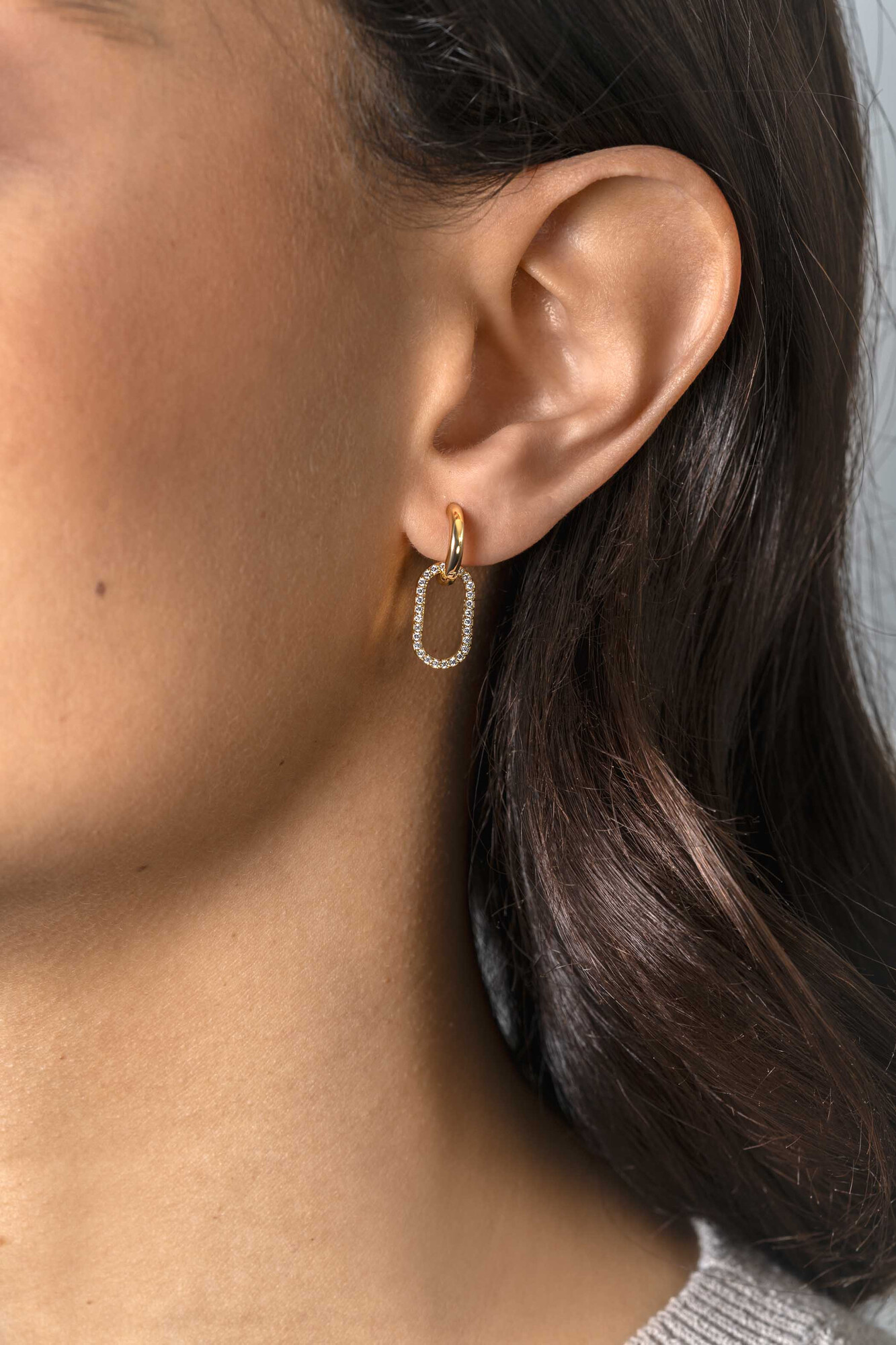 ZINZI zlv. oorbedels gg.verg. ovaal met zirconia's