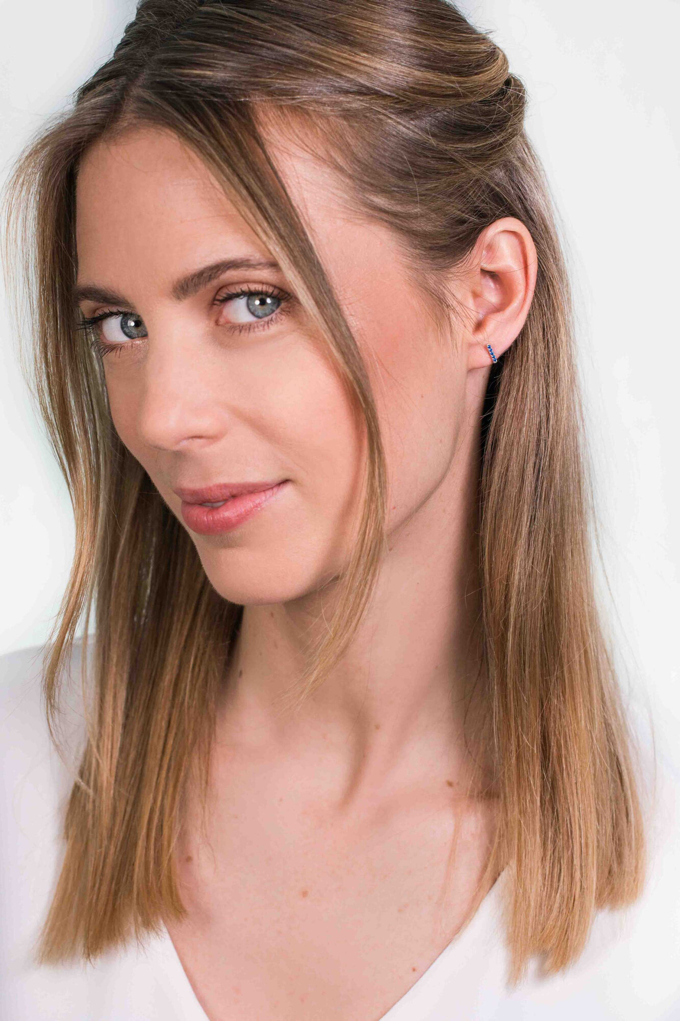 ZINZI silberne Ohrstecker Stab blau 8mm ZIO1689B