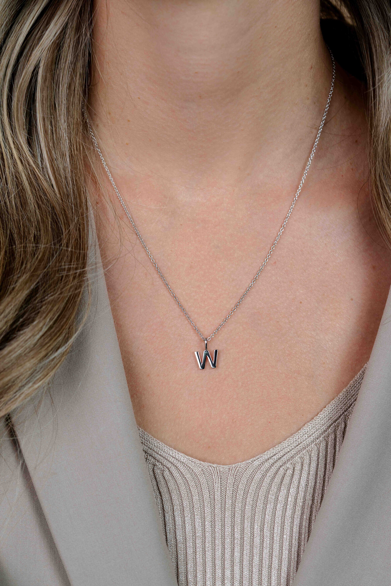 ZINZI silberner Buchstaben Anhänger W ZIH2140W