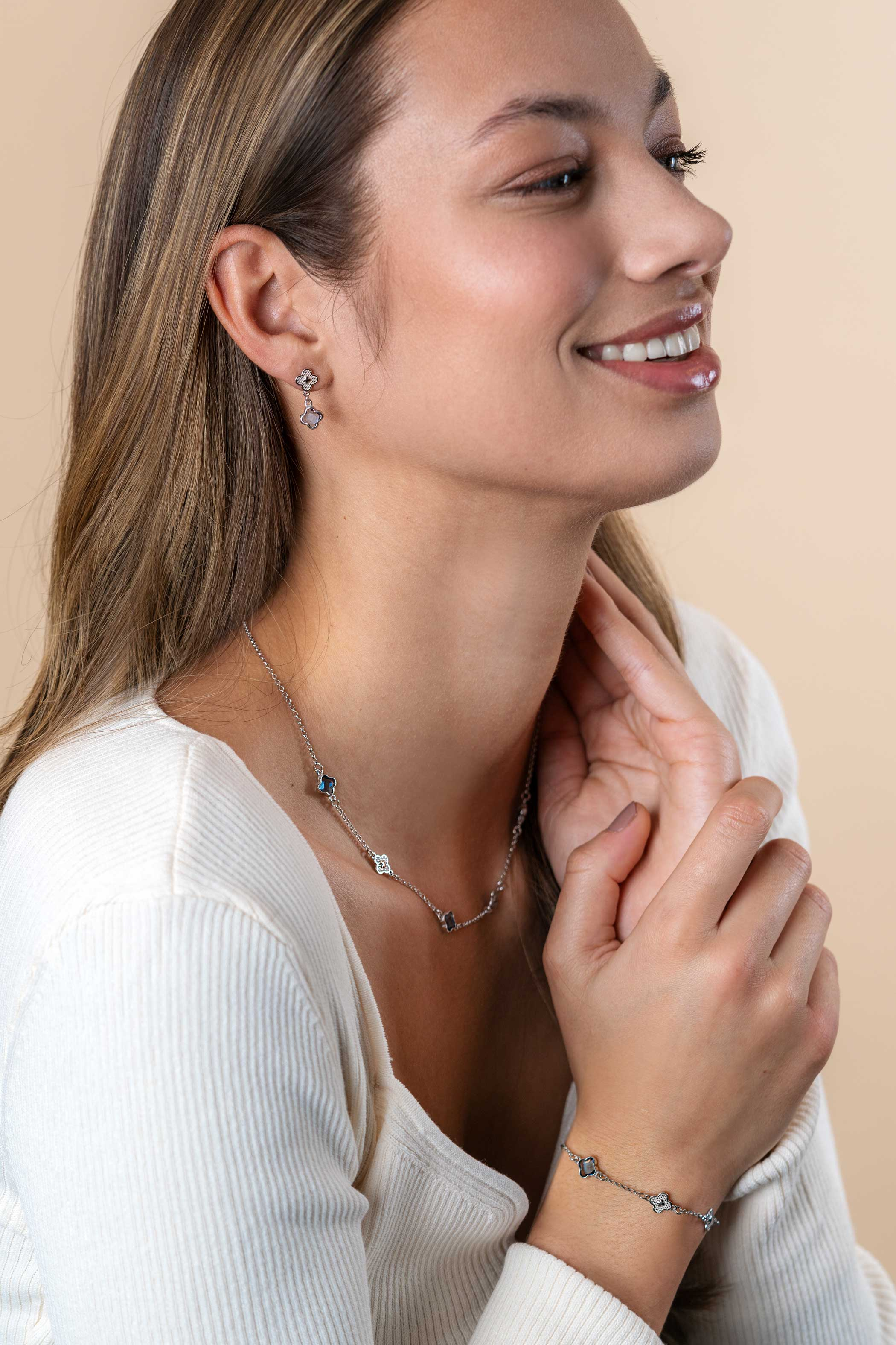 ZINZI zlv. collier met klaver blauw zric.