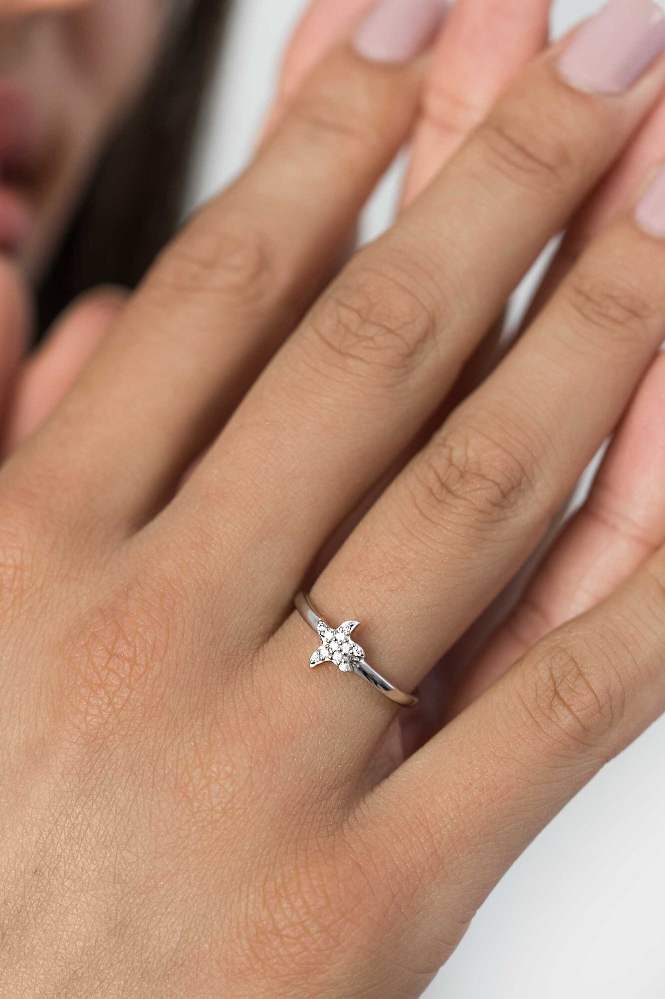 ZINZI silberner Ring Seestern  weiß 8mm ZIR1898