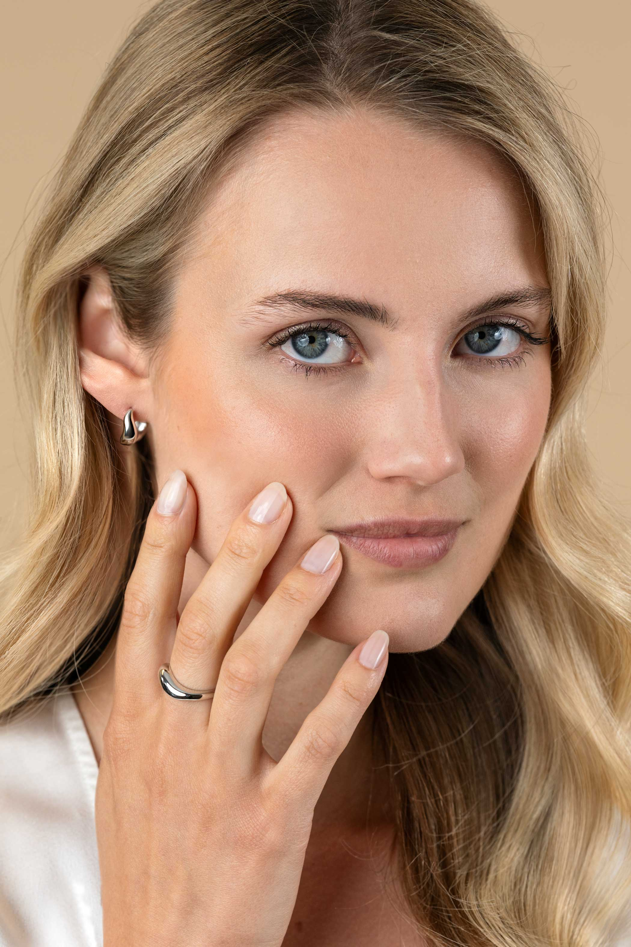 13mm ZINZI Silber Creolen organisch geformt 5,5mm breit mit Luxus-Schnappverschluss ZIO2608