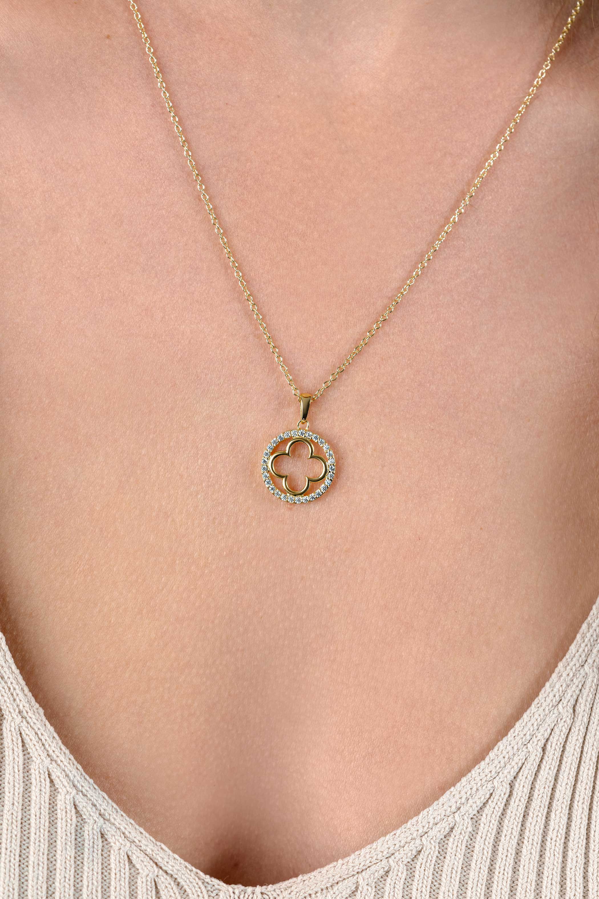 ZINZI vergoldete Silber Kette mit luxuriösem Kleeblattanhänger (15 mm) rundum besetzt mit weißen Zirkonia, 45-48 cm ZIC2617Y