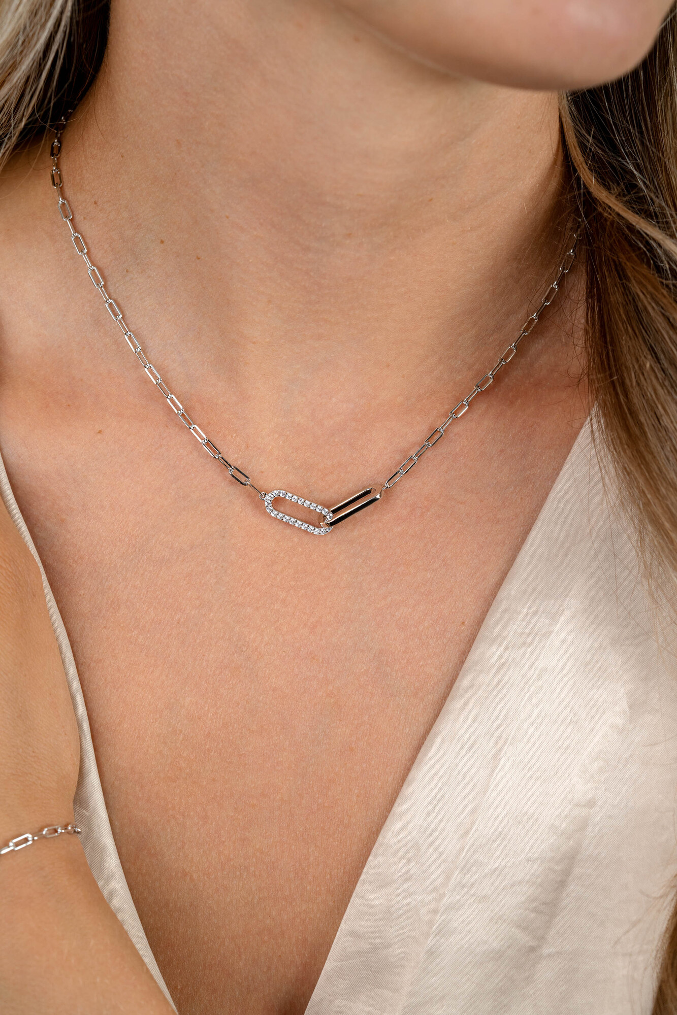 ZINZI Silber Paperclip-Kette mit zwei verbundenen Anhängern, besetzt mit weißen Zirkonias, 40-45 cm ZIC2690