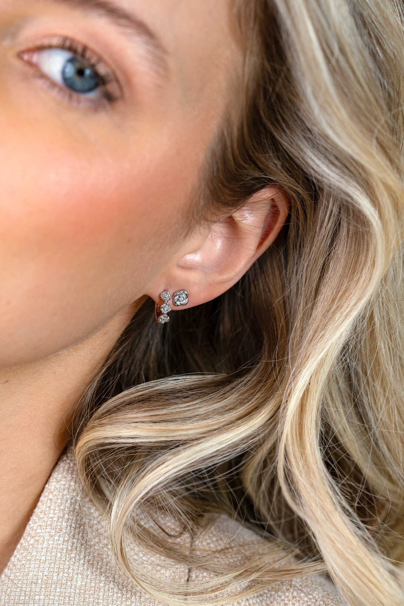 ZINZI zlv. oorknopjes roosje met zirconia