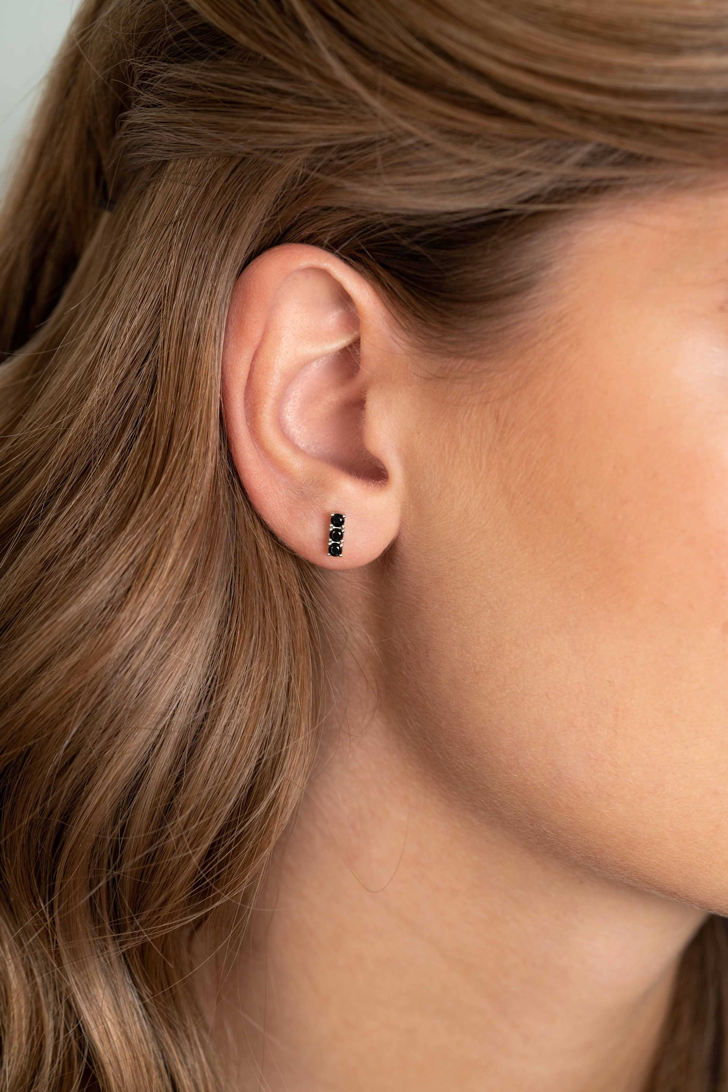 ZINZI silberne Ohrstecker 8mm Stab Chaton-Set schwarz ZIO2127Z