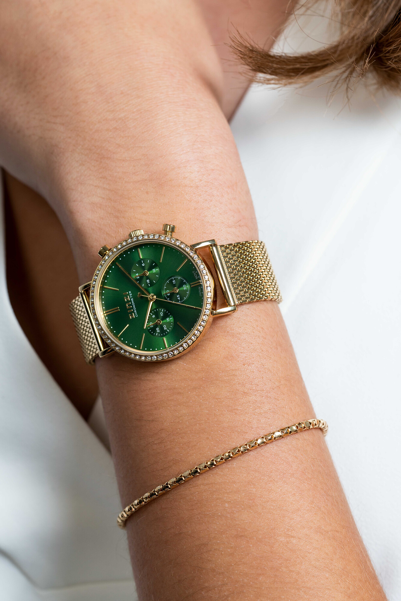 Uhr ZINZI CHRONOGRAPH 36 mm Stoppuhr grünes Zifferblatt, gelbgoldenes Stahlgehäuse mit Kristallen, gelbgoldenes Stahlgeflechtarmband 18 mm ZIW1635