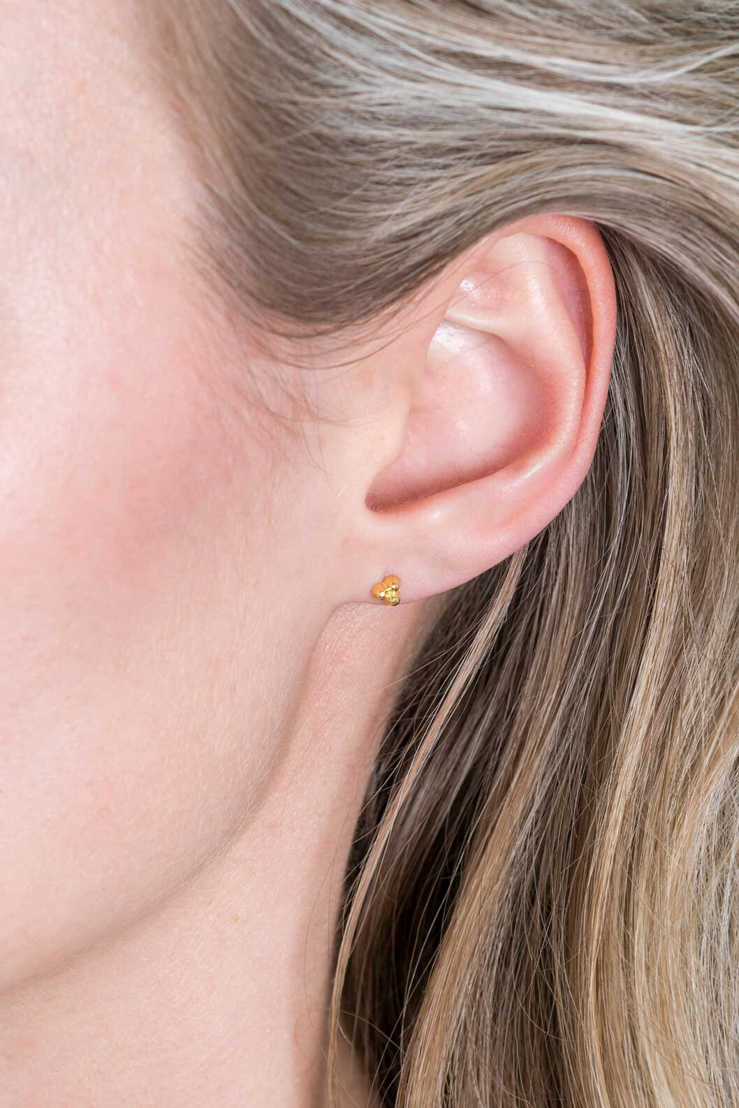 ZINZI silberne Ohstecker 14K gelb vergoldet 4mm 3 Kugel ZIO2169G