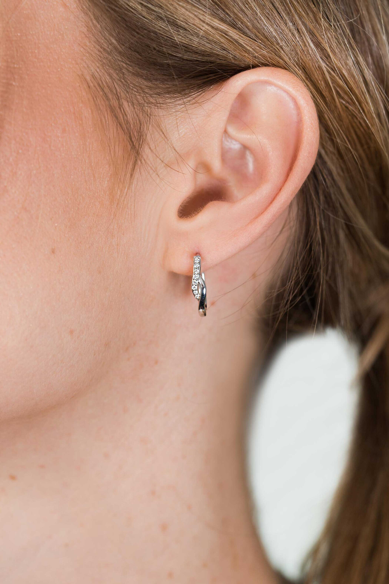 ZINZI silberne Ohrringe 16x3mm crossover  weiße Zirkonias ZIO1971