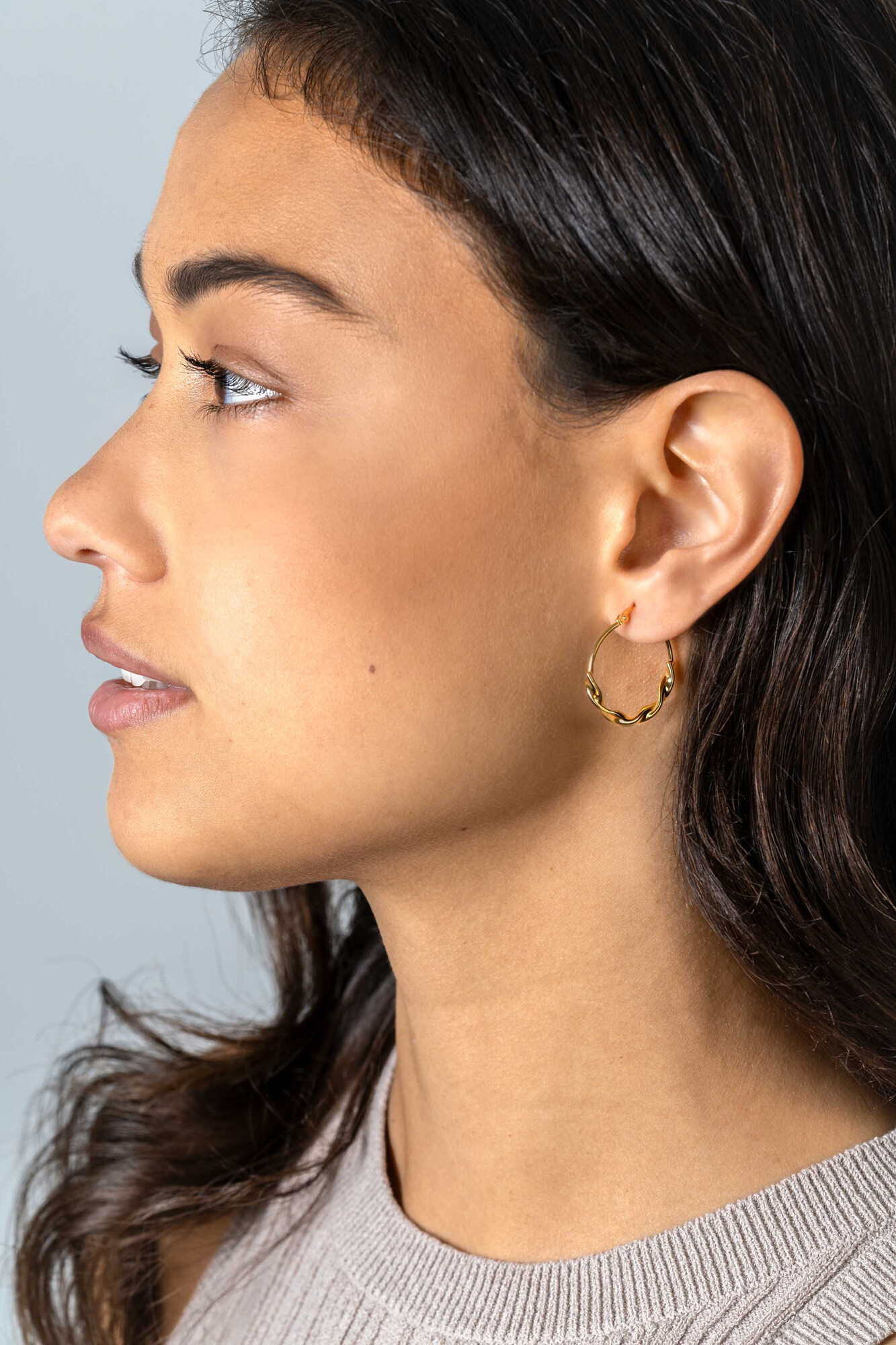 ZINZI * zlv. oorringen half grdraaid 25x3mm