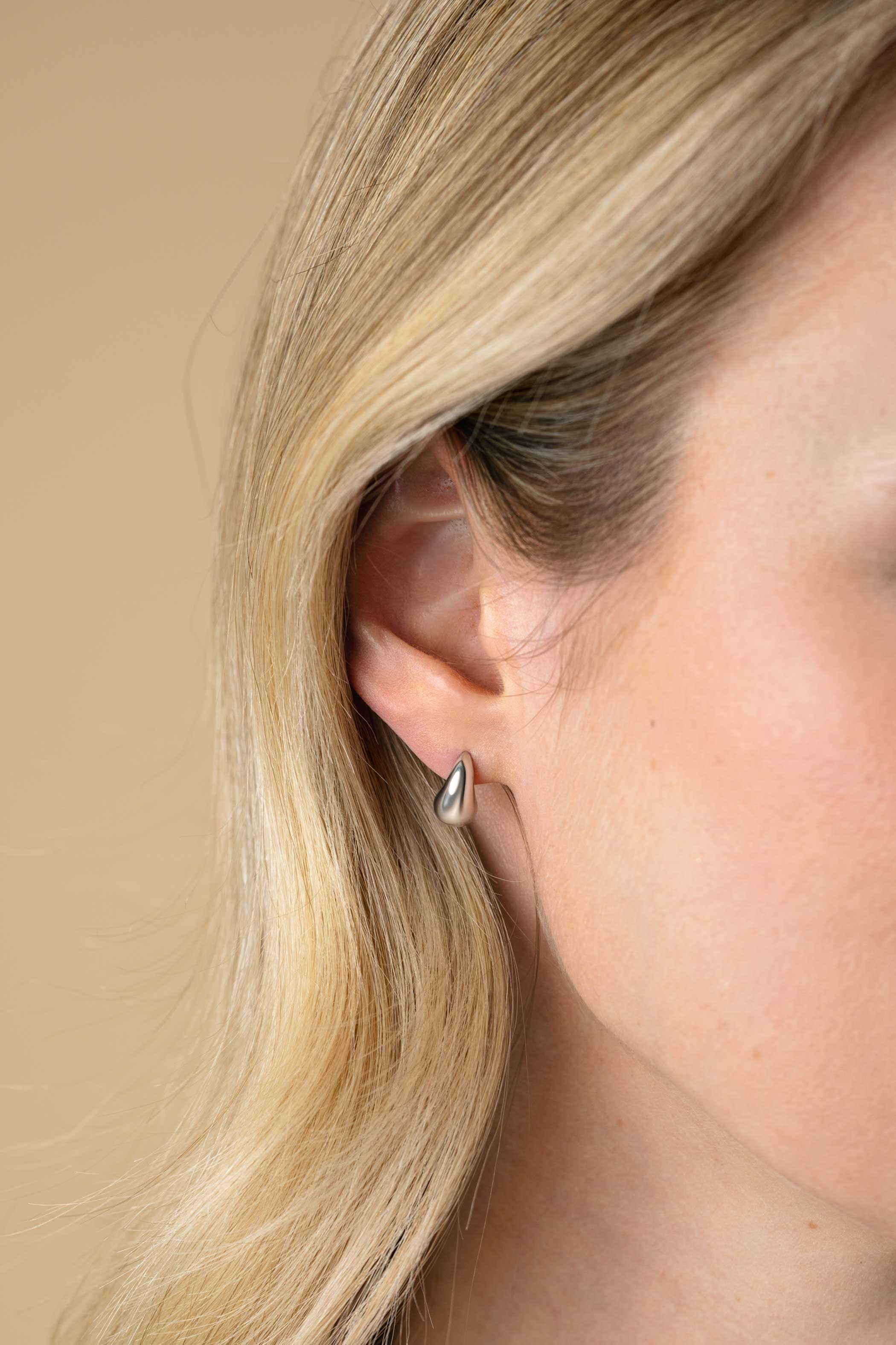 11mm ZINZI Silber Ohrstecker in organischer Tropfenform ZIO2636