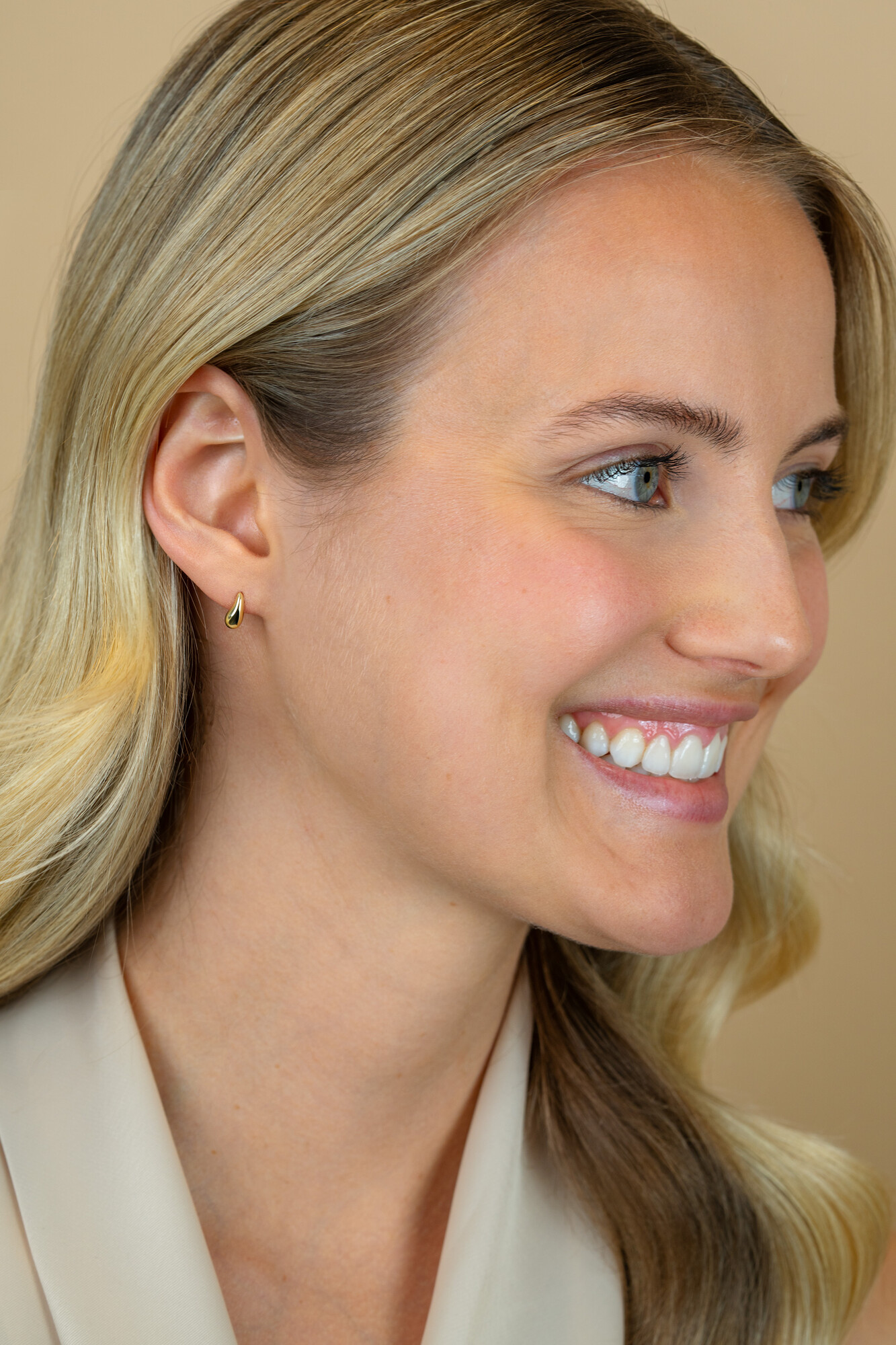 ZINZI zlv. oorknopjes geel verguld druppel vorm