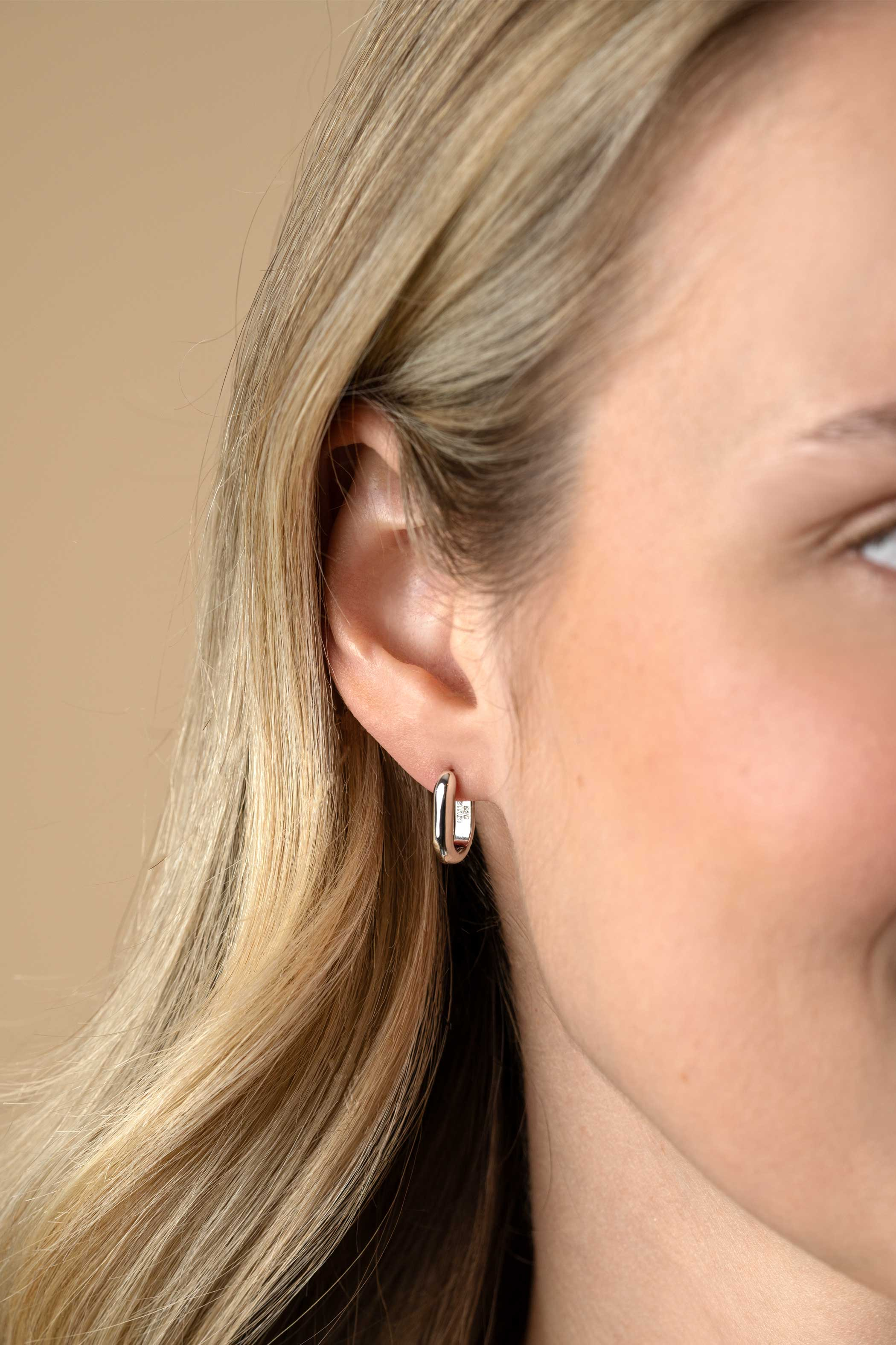 14,5mm ZINZI Silber Creolen in ovaler Form mit runder Röhre 3mm breit ZIO2603