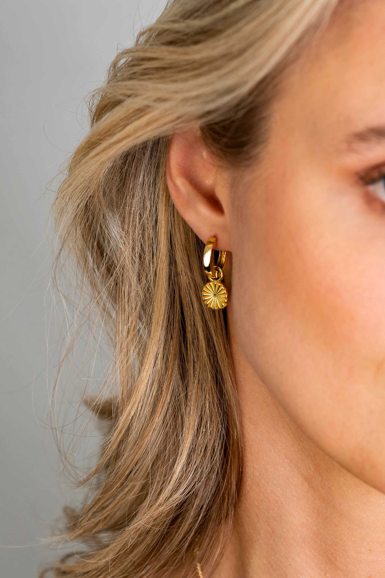 ZINZI zlv.oorbedels goud verguld zon 10mm