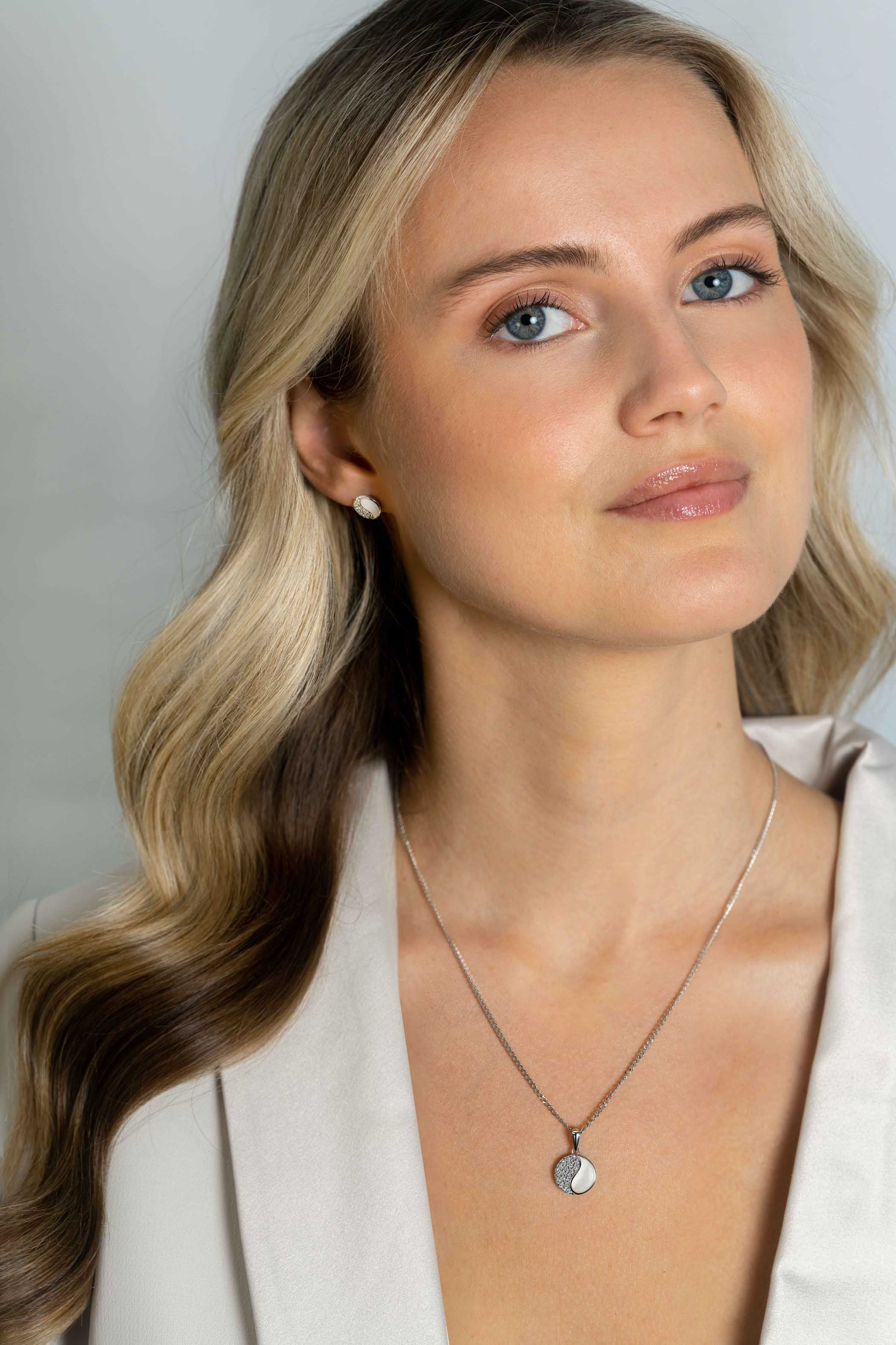 ZINZI zlv. hanger yin yang zirconia's parelmoer