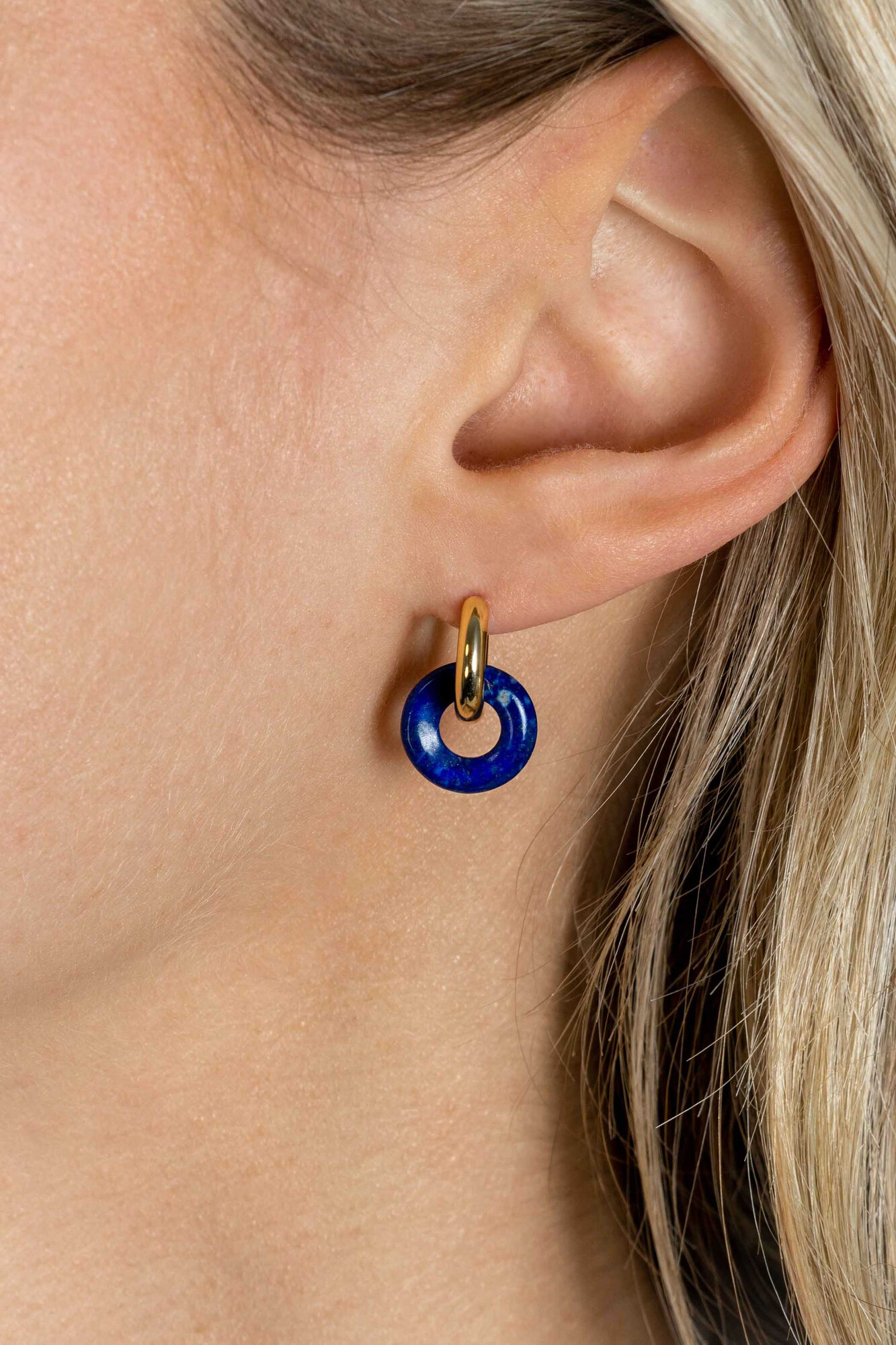 ZINZI zlv. oorbedels lapis lazuli 12mm rond