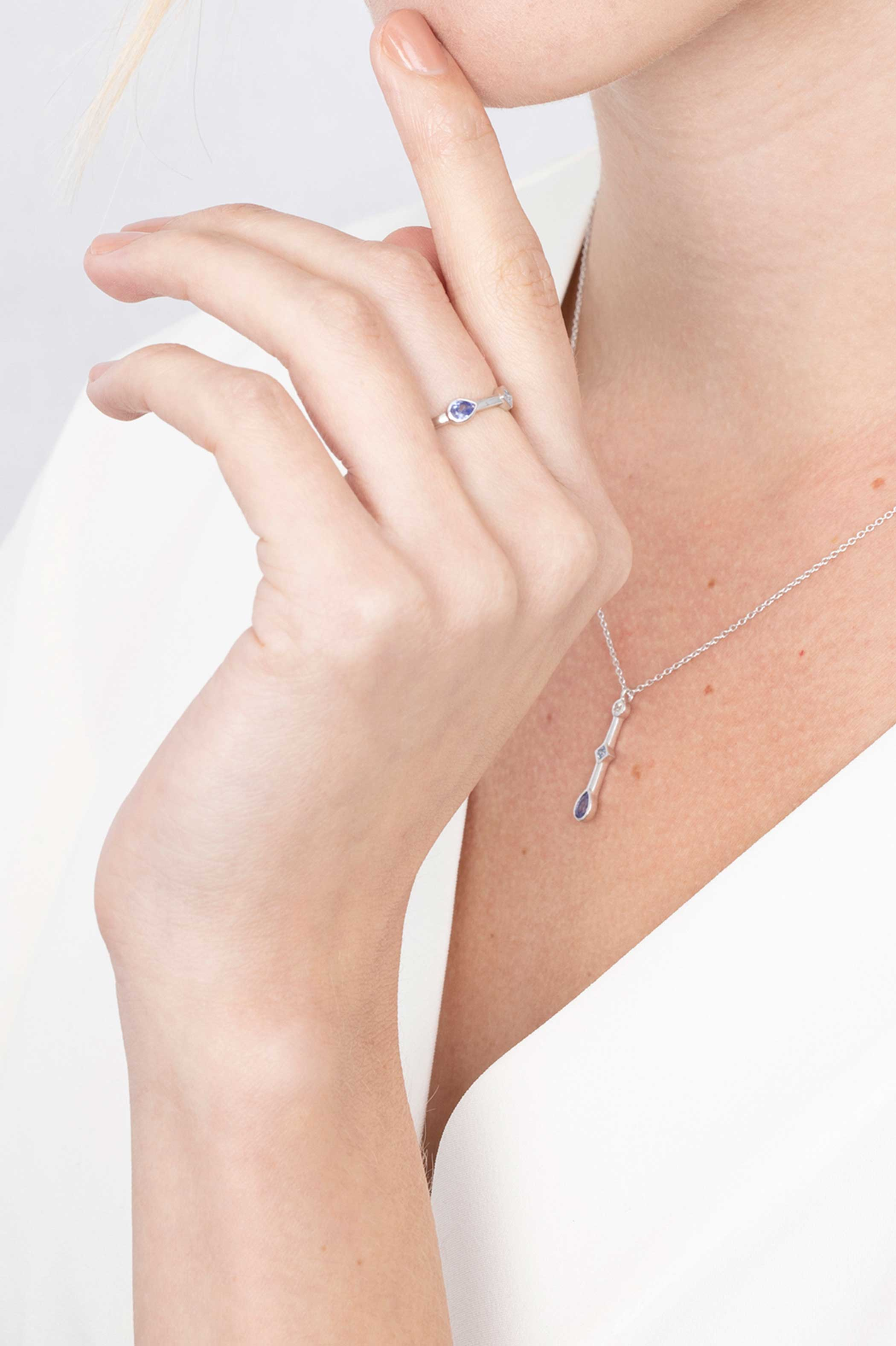 ZINZI silberner Ring rund Dreieck Tropfen weiß blau ZIR2091