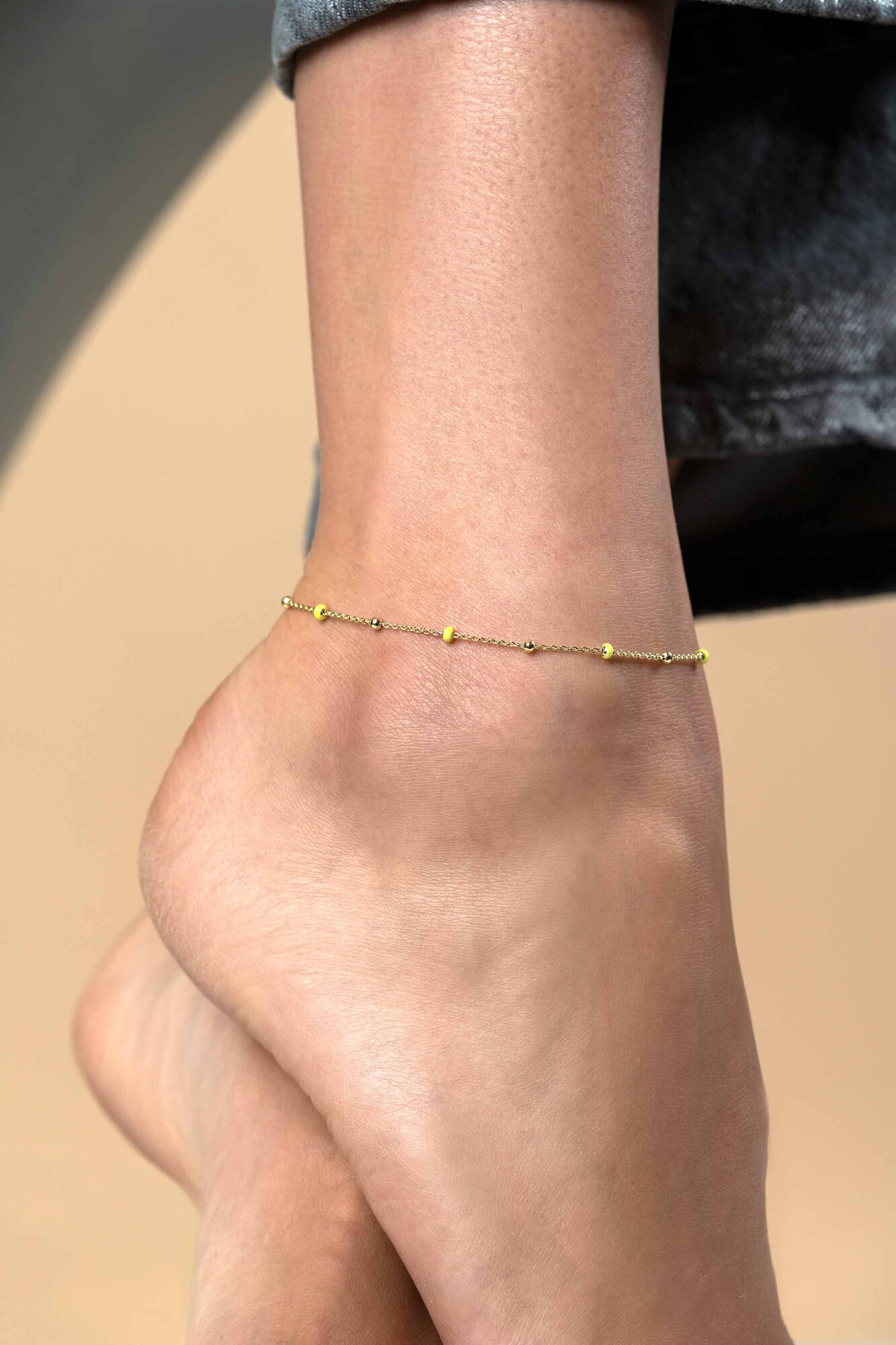 ZINZI zlv. enkelband gg.verguld met gele bolletjes