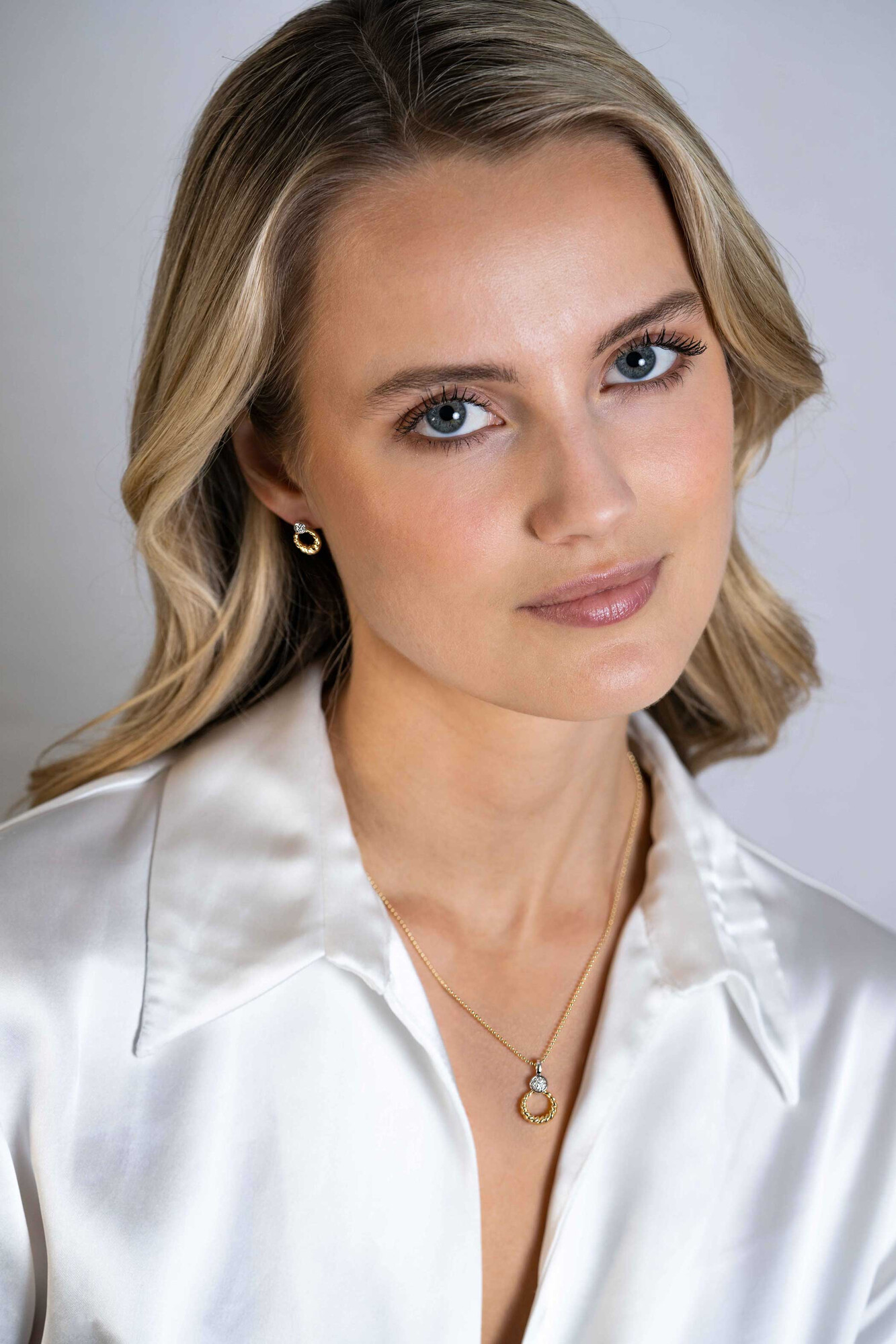 ZINZI zlv. oorst.gg.verg. gedraaid open en zirconia's