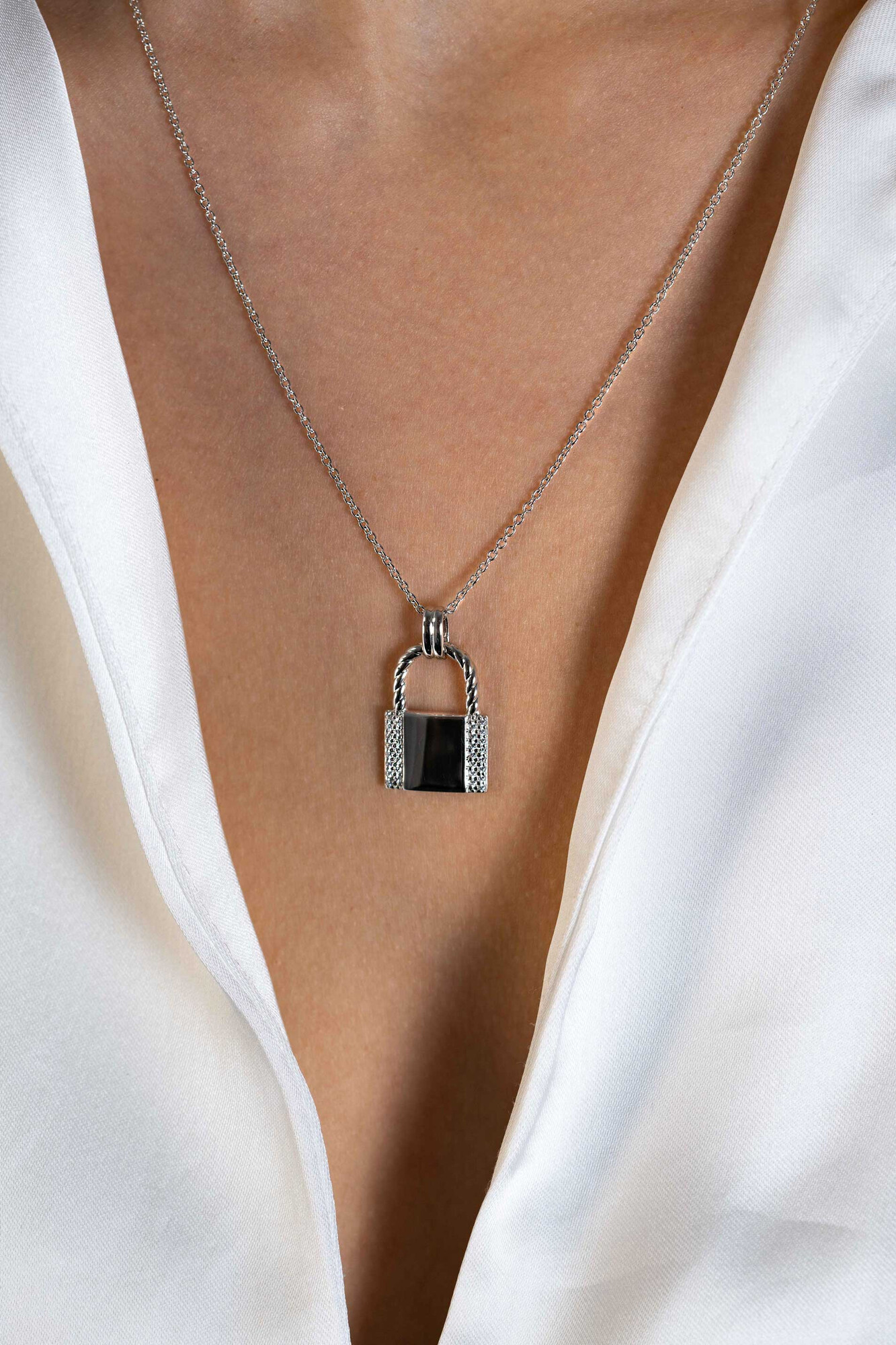 ZINZI zlv. hanger slot met zirconia's  groot