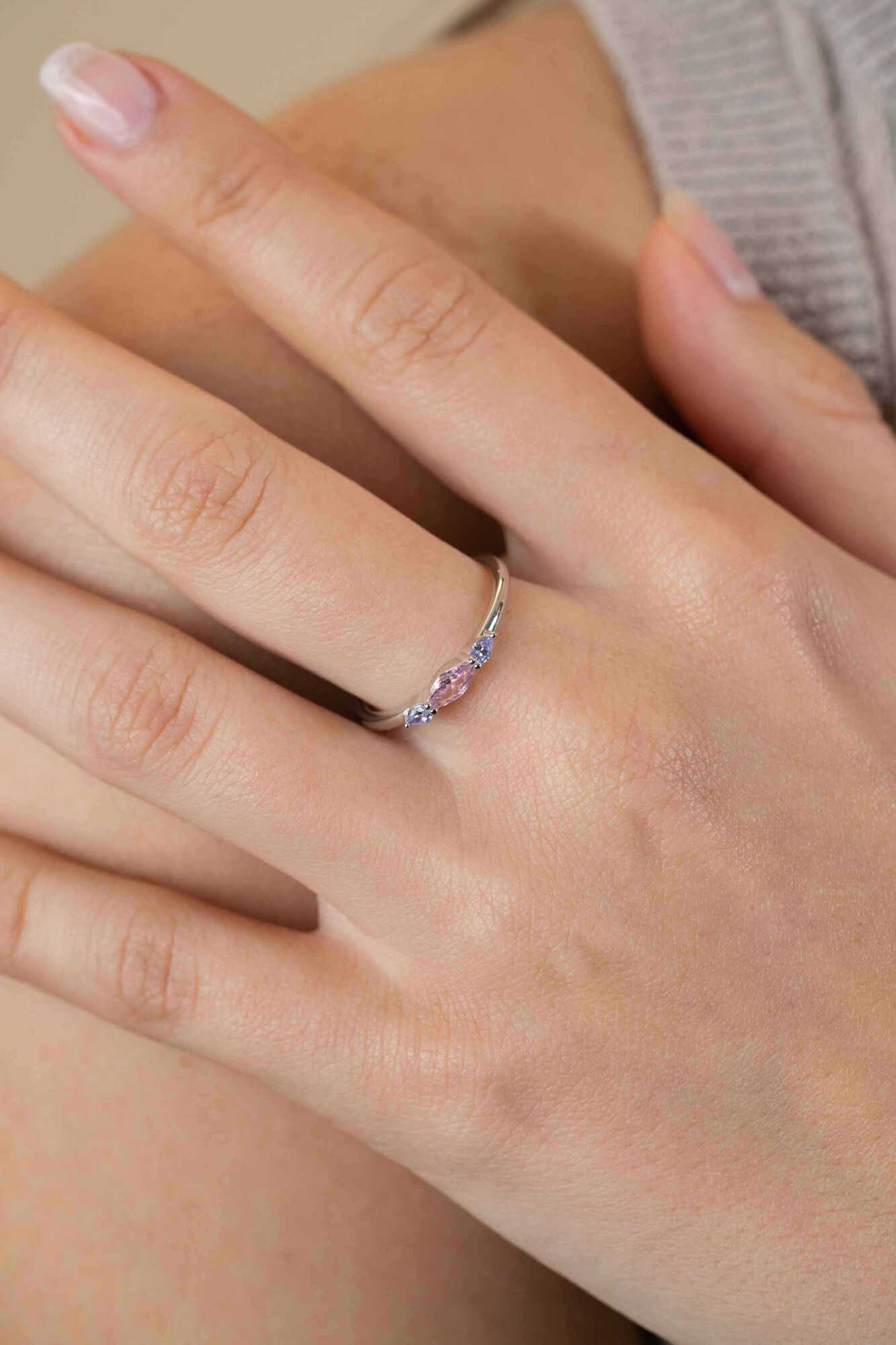 ZINZI zlv. ring fantasie met roze en lila zirc.mt.62