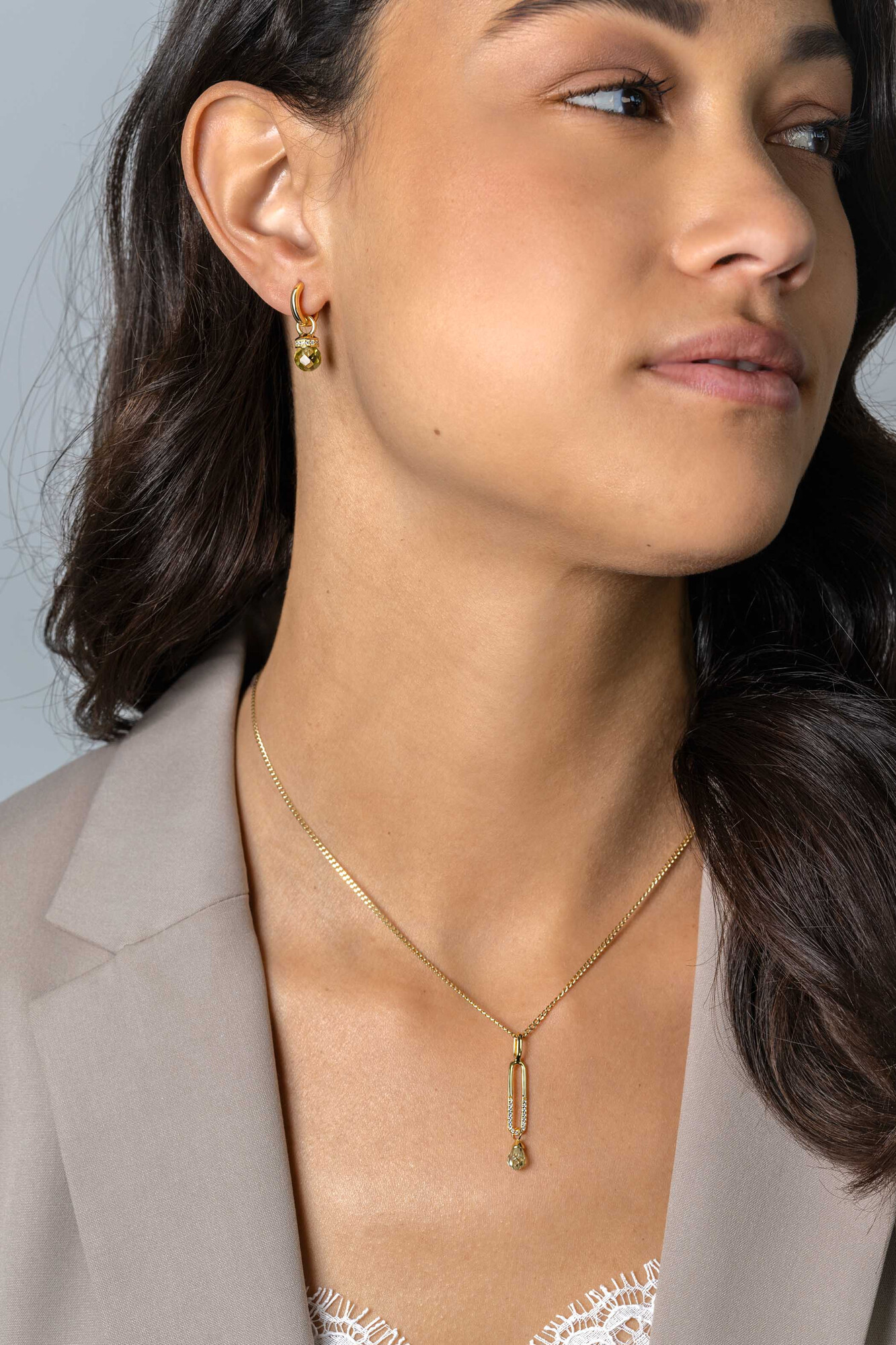 ZINZI zlv. oorbedels gg.verg. licht groene bol/zirc.