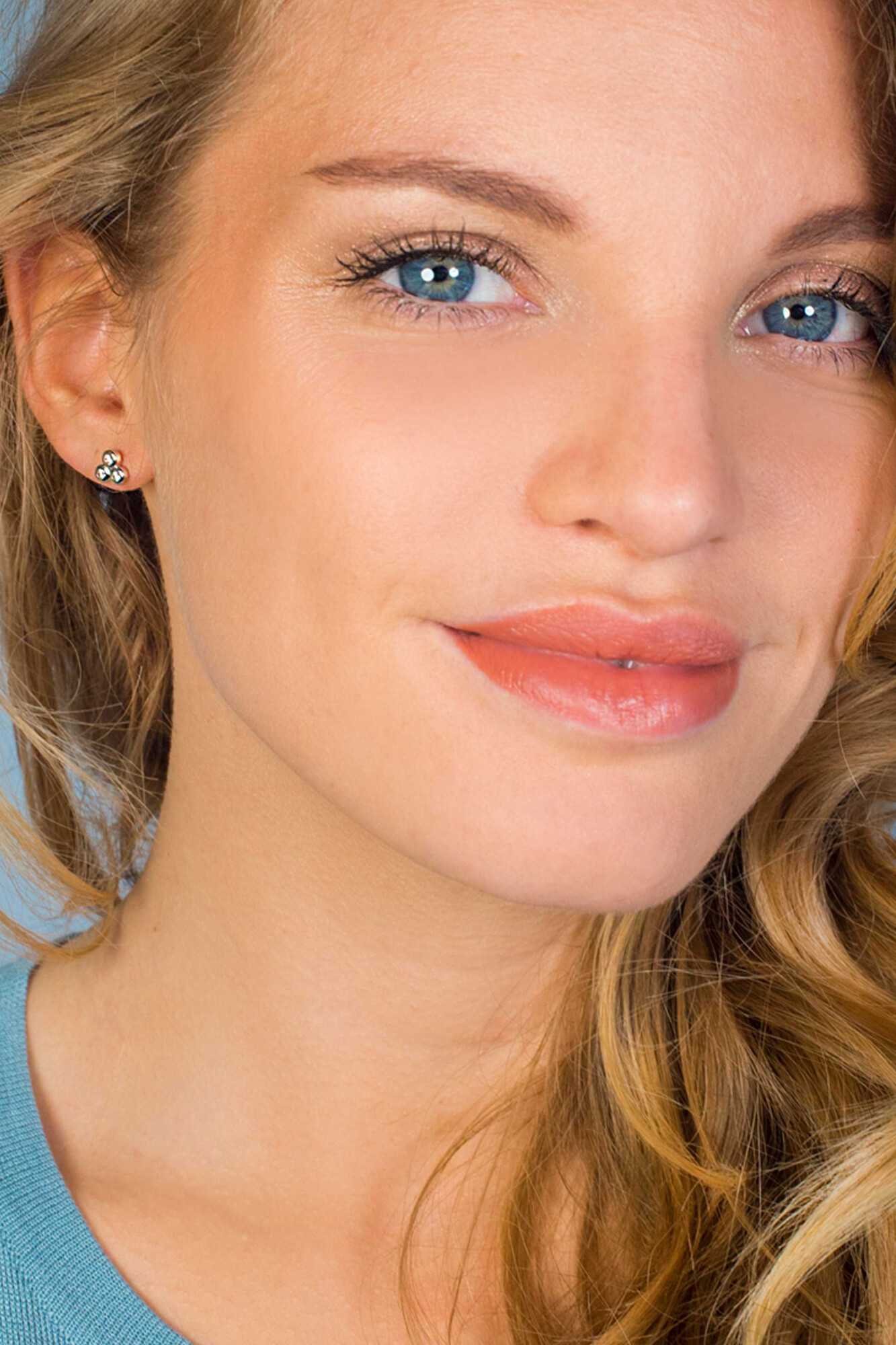 ZINZI silberne Ohrstecker Dreieck 3x rund  weiß ZIO1442