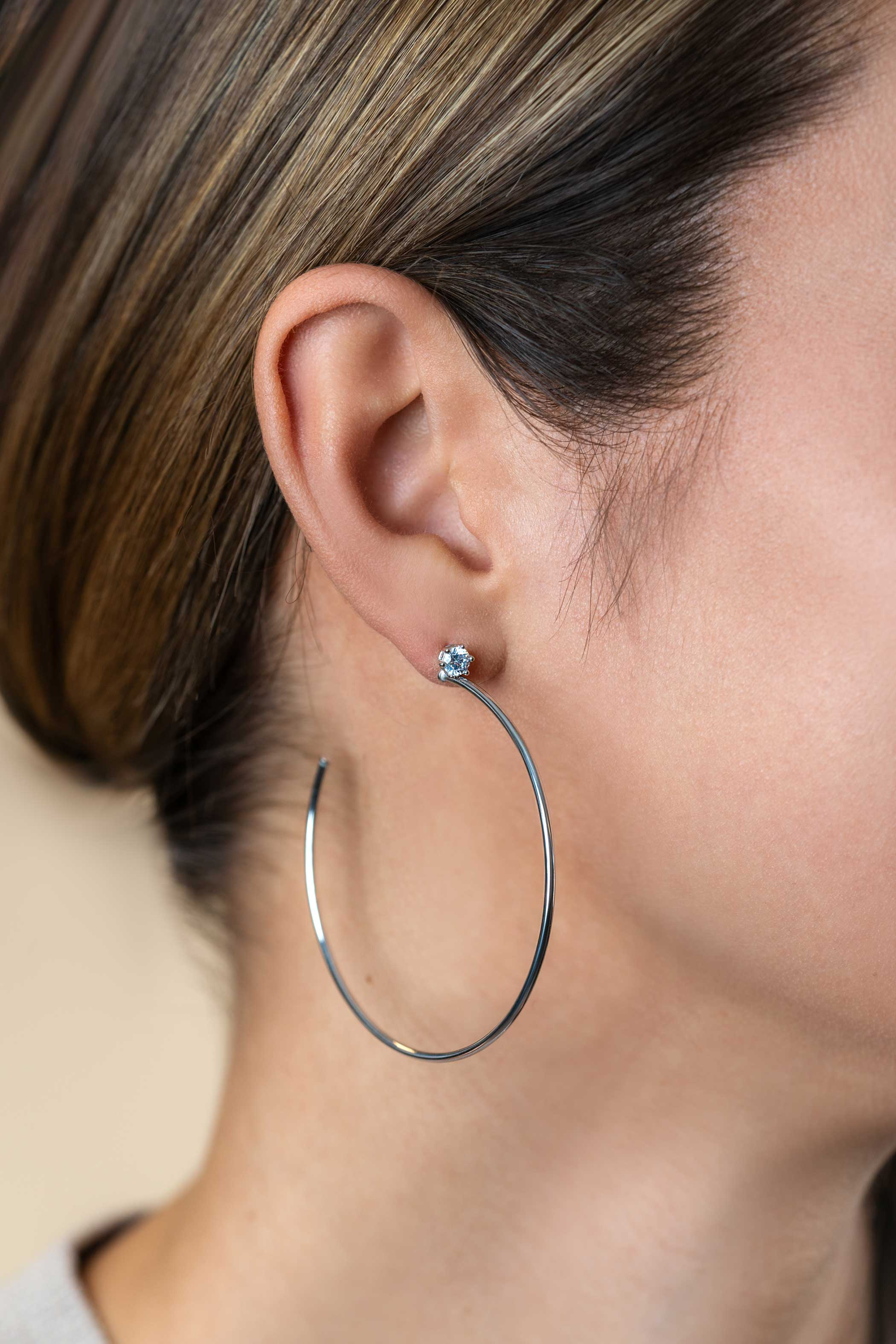 ZINZI zlv. oorstekers zirc. met grote ring 55mm