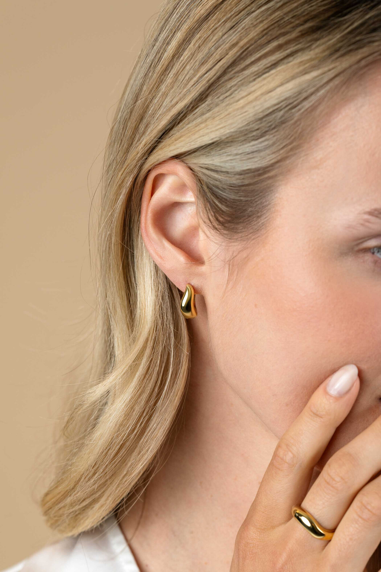 15mm ZINZI vergoldete Silber Creolen organisch geformt 6,5mm breit mit Luxus-Schnappverschluss ZIO2609G