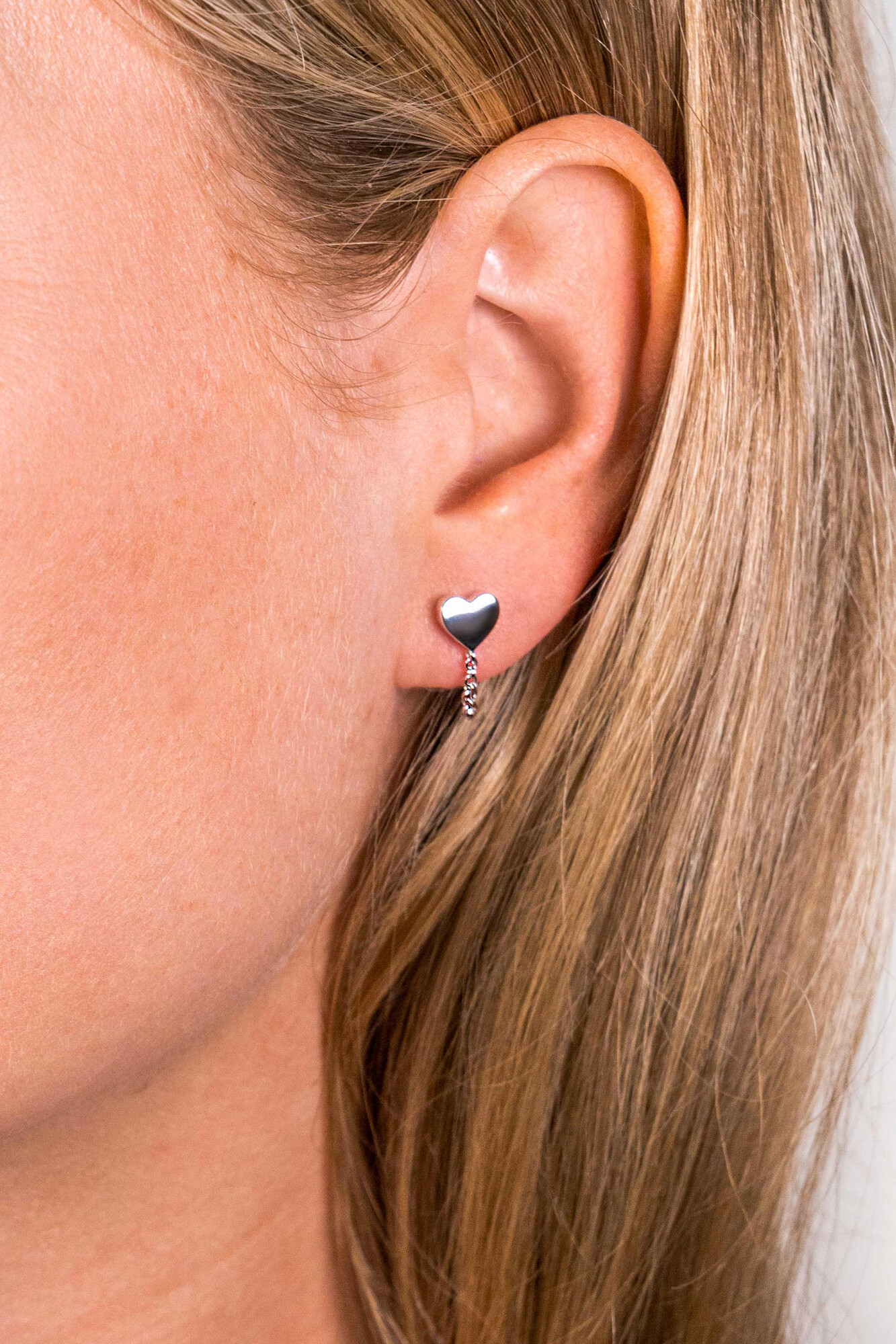 ZINZI silberne Ohrstecker mit Kette Herz ZIO1686