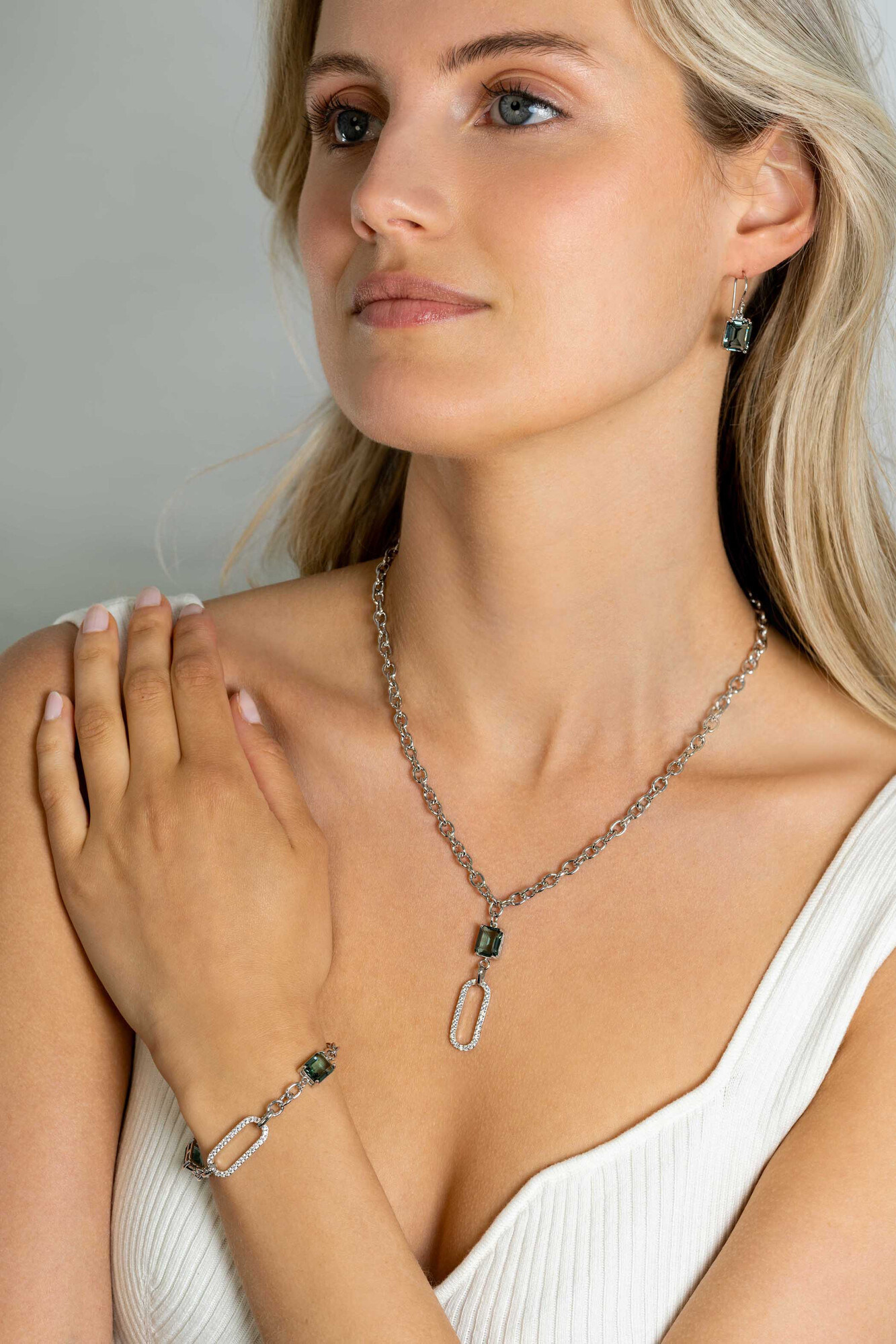 ZINZI zlv. collier/hanger ovale met zirc. en petrol cz