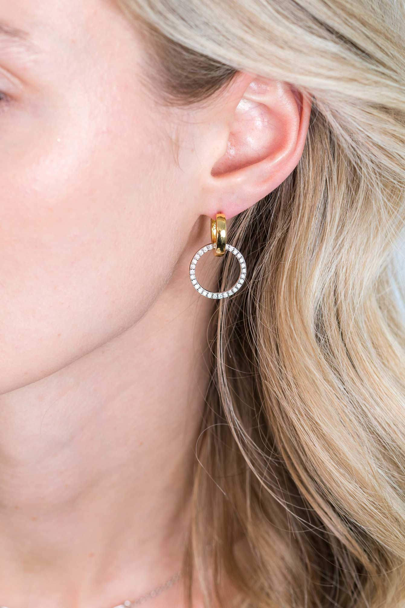 ZINZI silberne Ohrhänger 18mm runde offen Form weiße Zirkonia ZICH2199