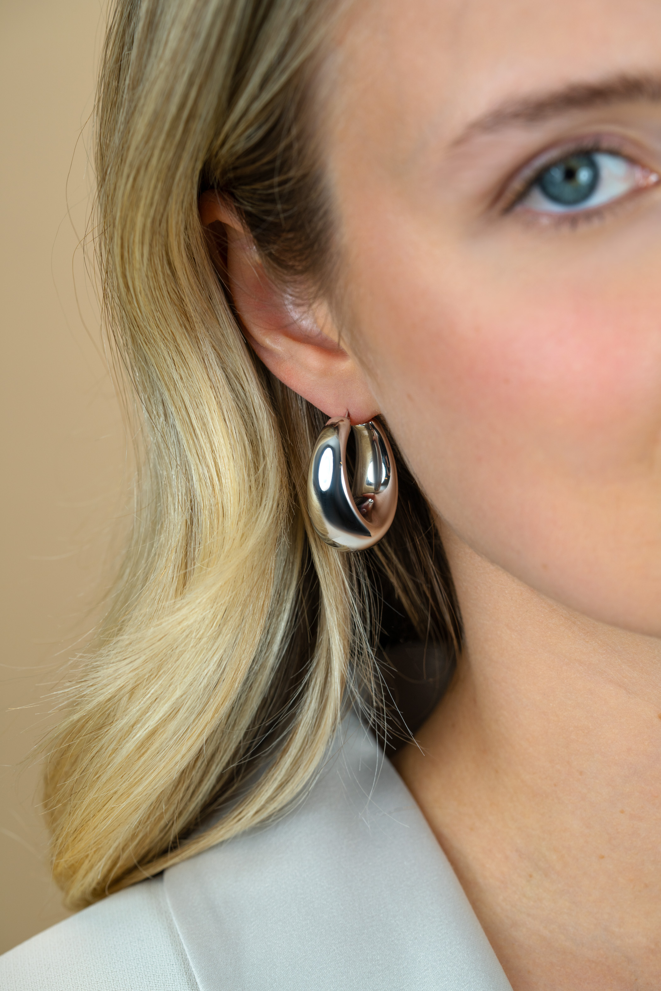 ZINZI zlv. oorringen ovaal aflopend 31x14mm