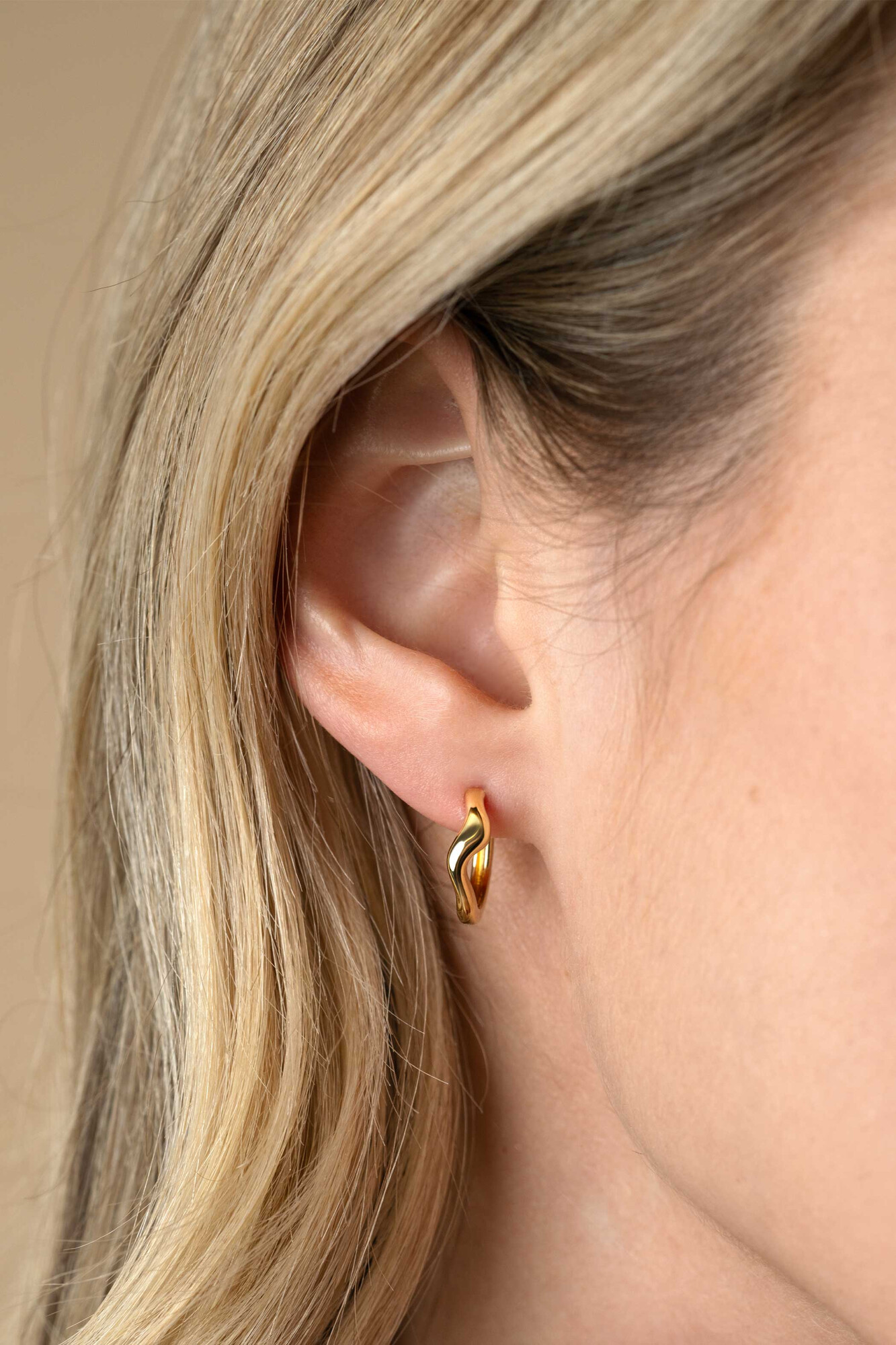 15mm ZINZI vergoldete Silber Creolen organisch geformt mit Luxus-Schnappverschluss ZIO2627G